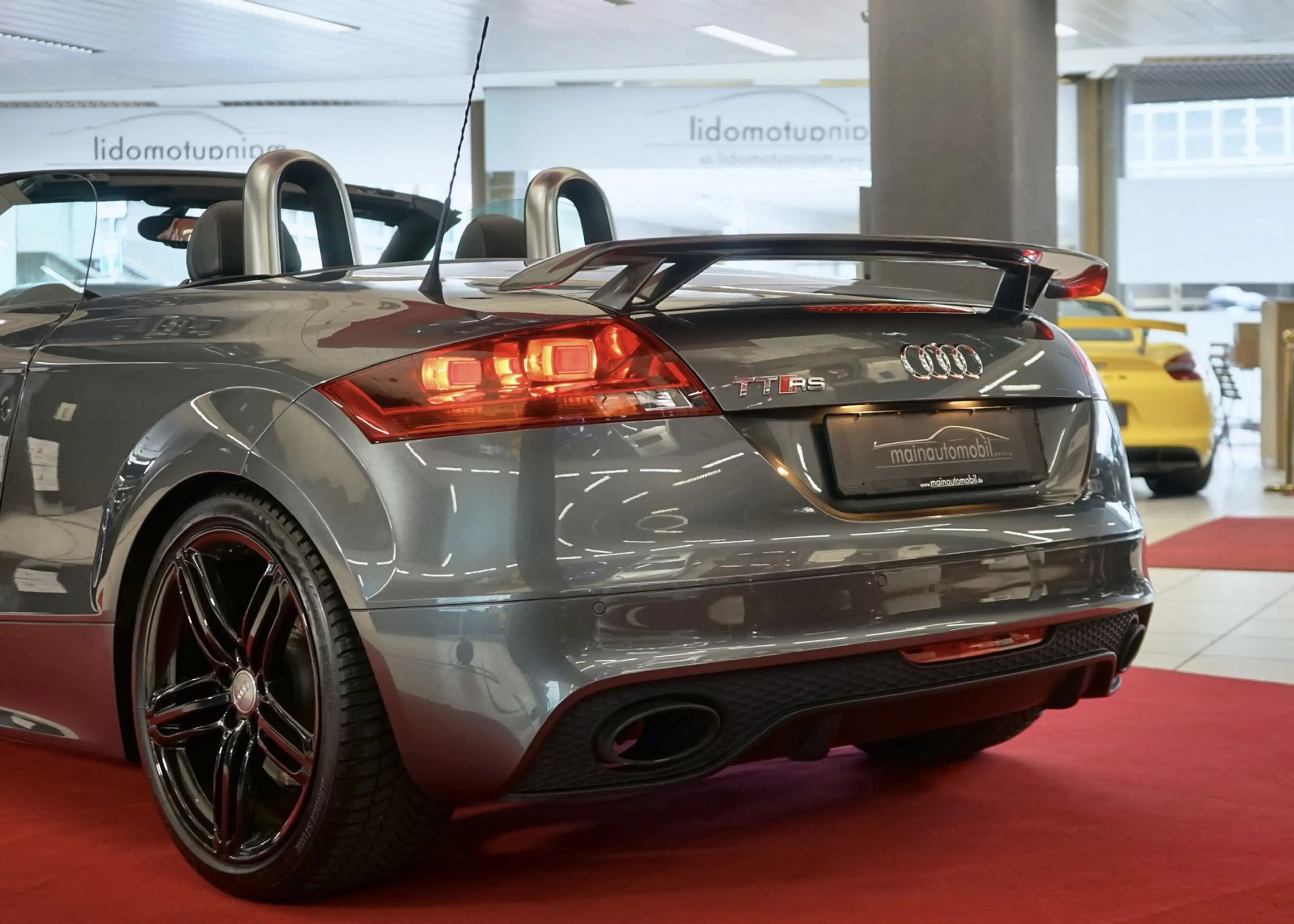 Audi TT RS 2.5 TFSI Roadster quattro 280km/h Schalter — photo 8