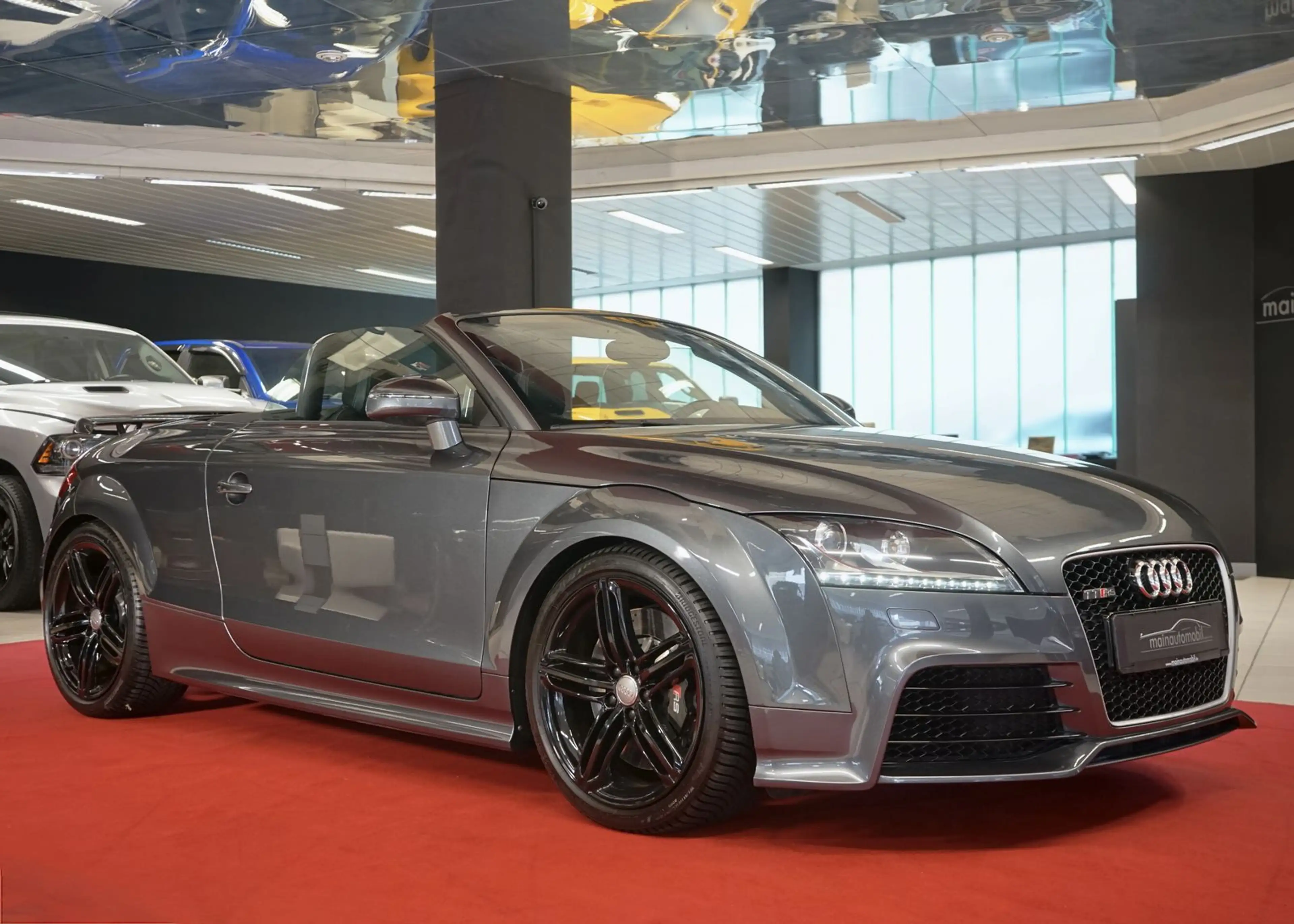 Audi TT RS 2.5 TFSI Roadster quattro 280km/h Schalter — photo 16