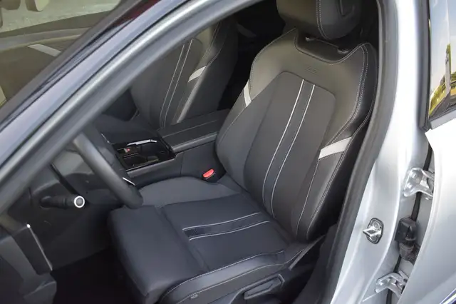 Opel Astra view 13