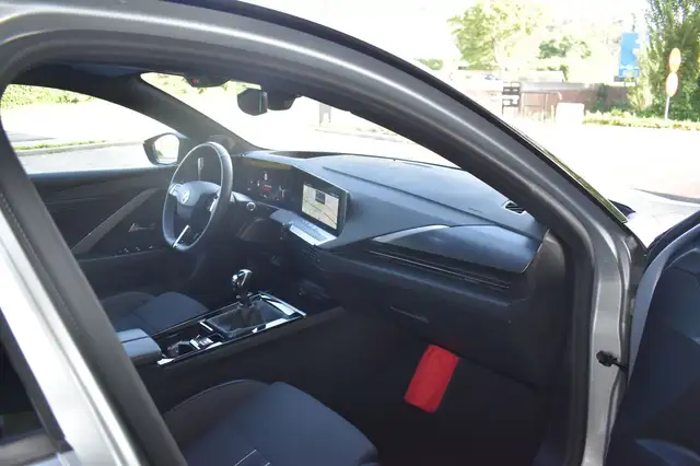 Opel Astra view 15