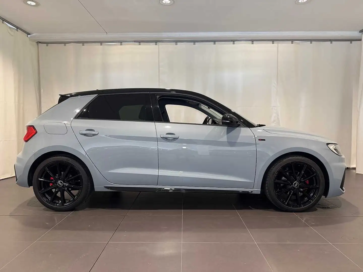 Audi A1 2ª serie SPB 30 TFSI Identity Black Grigio - 2