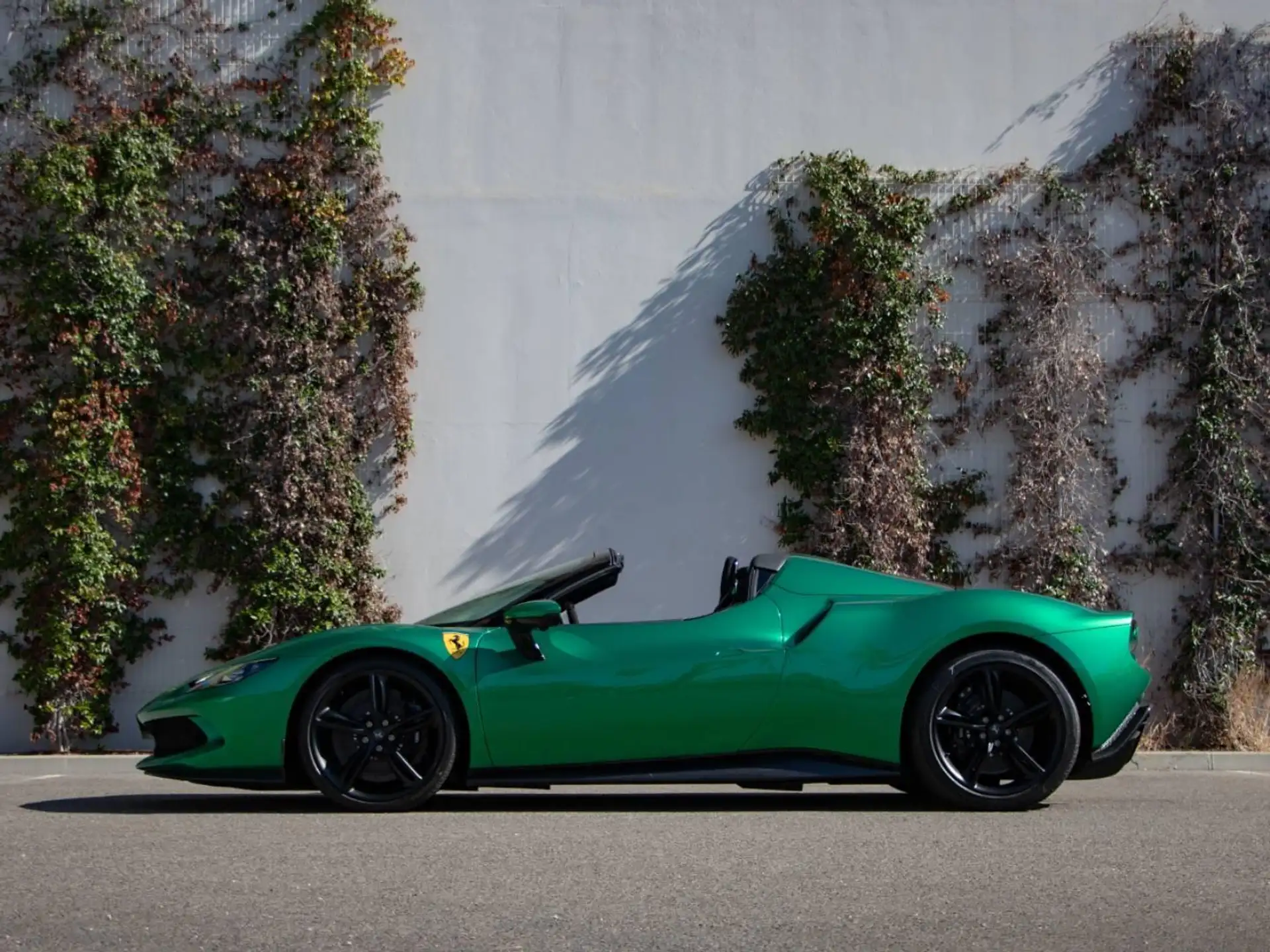 페라리 296 GTS 2024 초록 사진 7