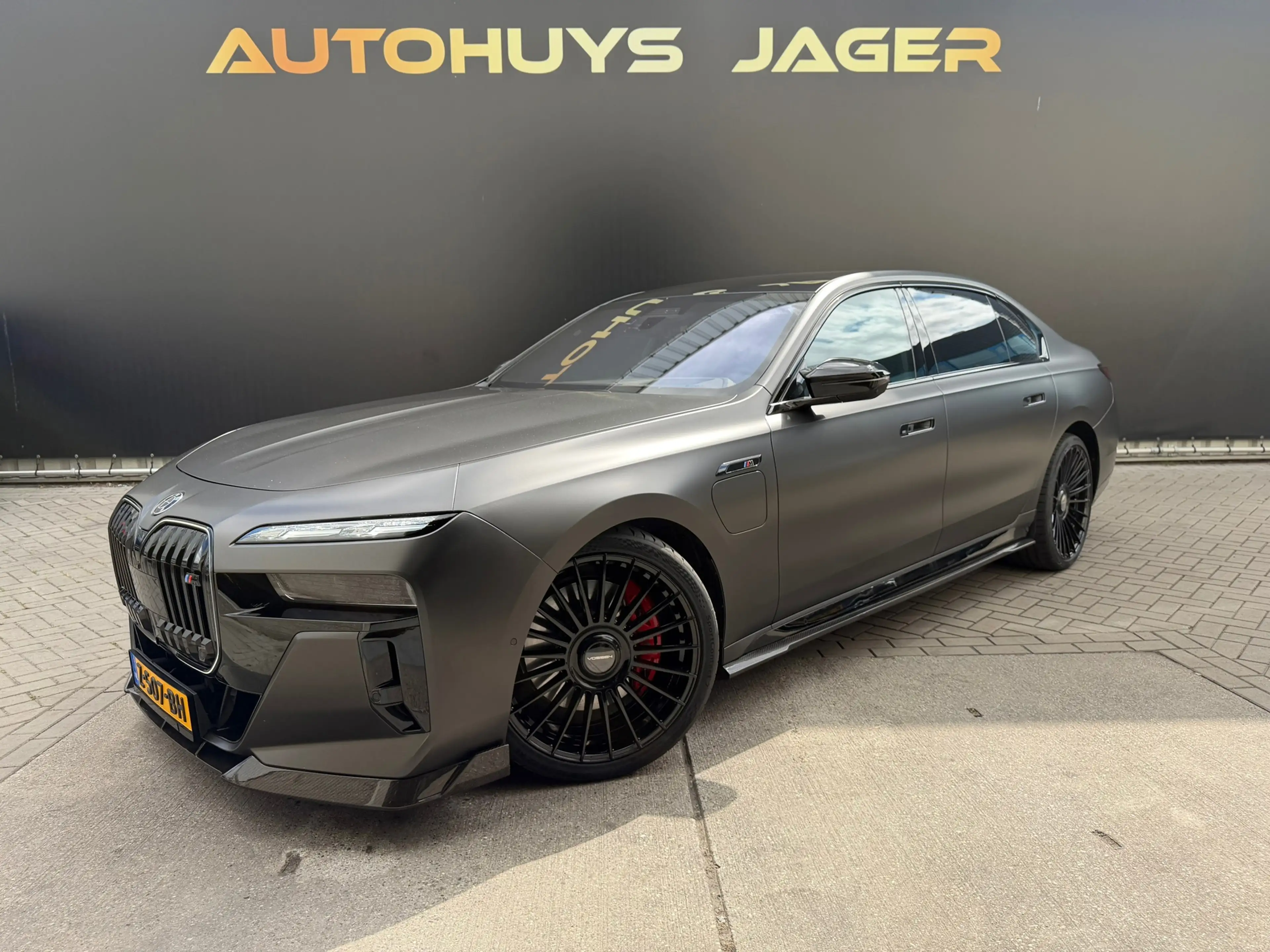 BMW 760 7-serie M760e xDrive Carbon M-Sport B&W Hud Vossen