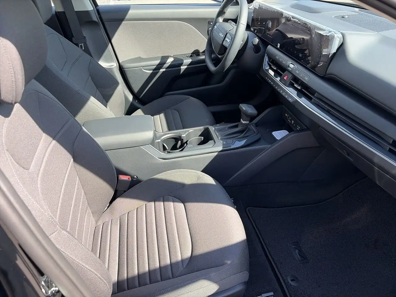 Kia K4 photo Kia K4