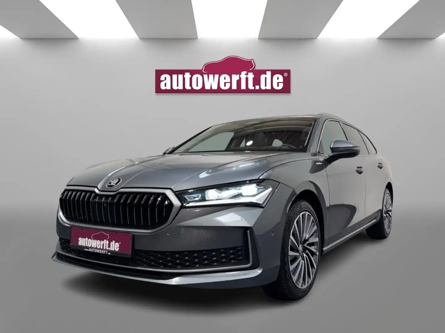 Skoda Superb 1.5 TSI DSG mHEV L&K PANO AHK MATRIX 360 HUD 18Z A Gris - 1