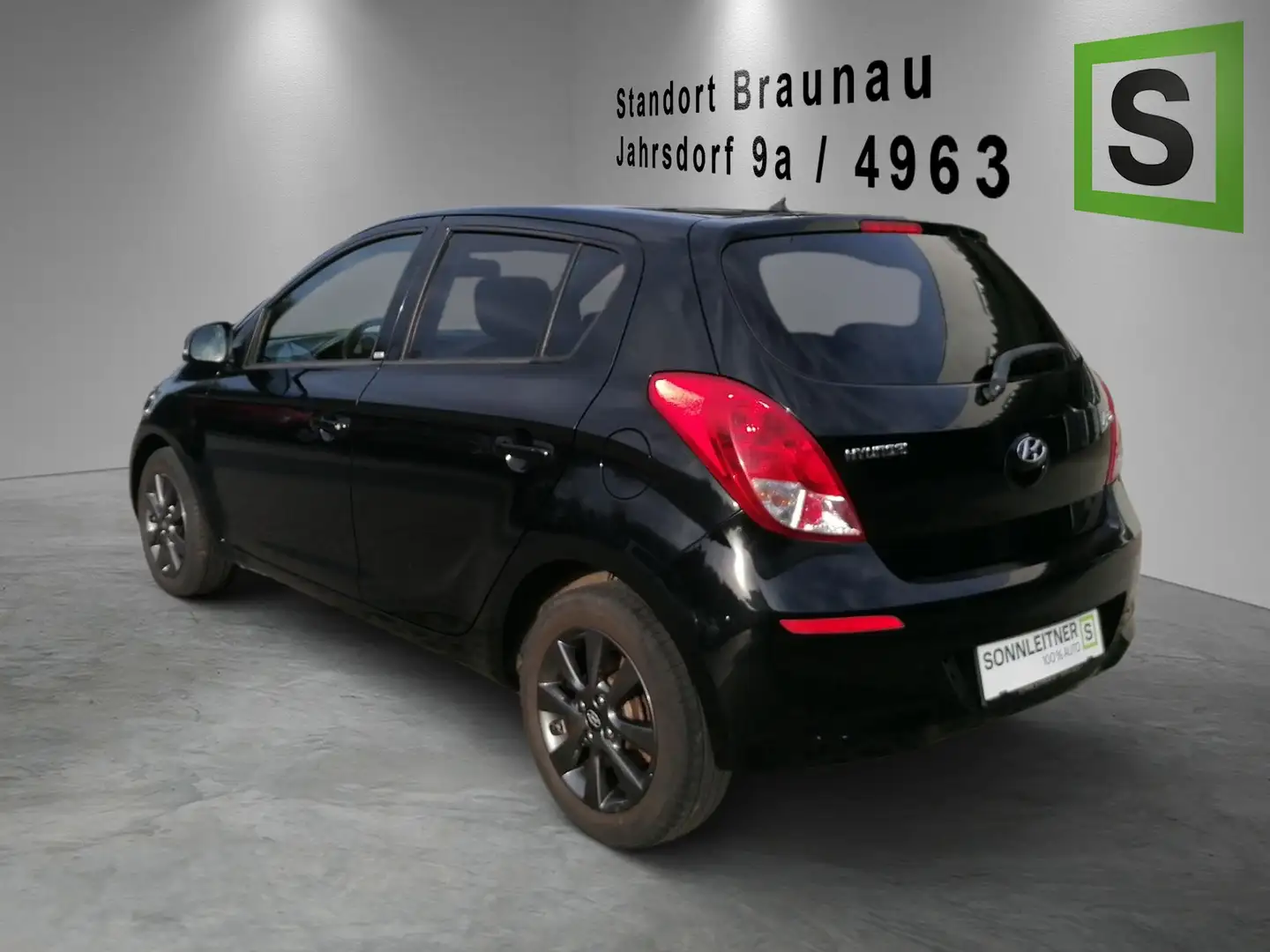 Hyundai i20 i20 Go 1,2 Schwarz - 2