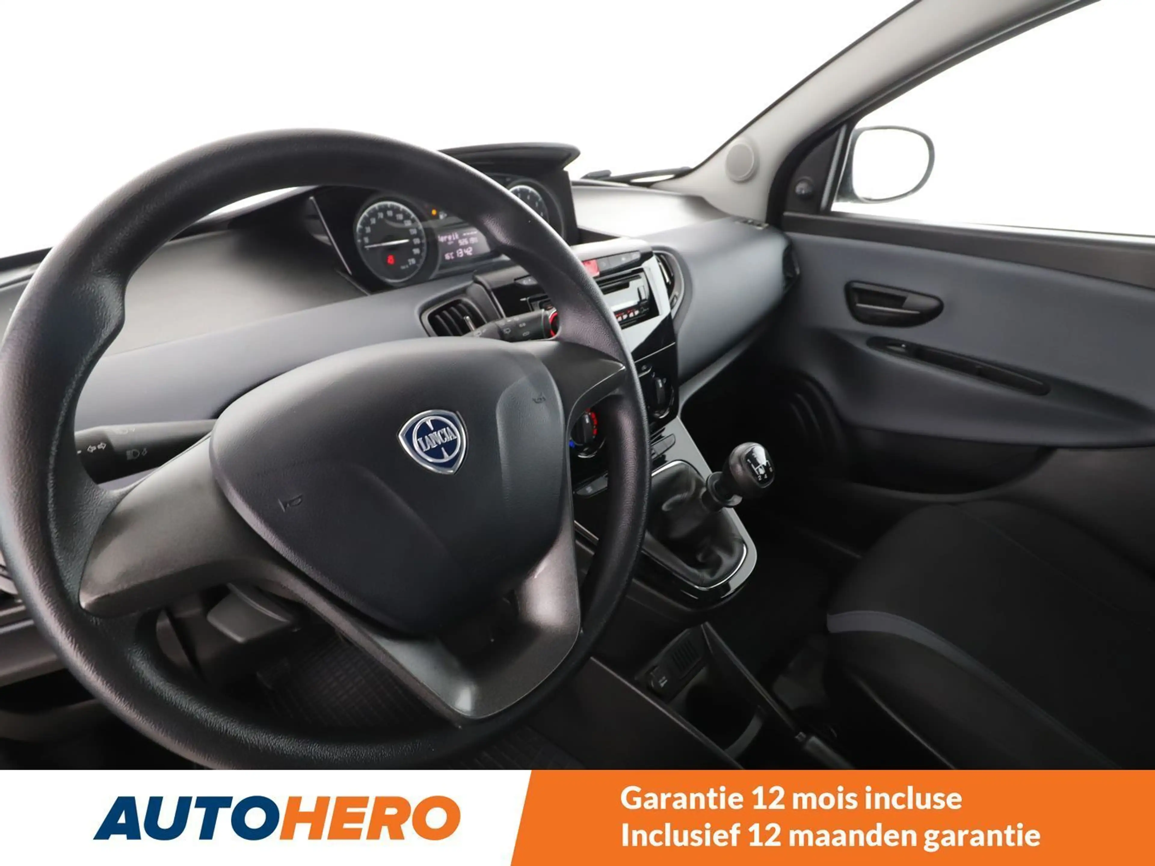 Lancia Ypsilon 1.2 Silver — photo 11