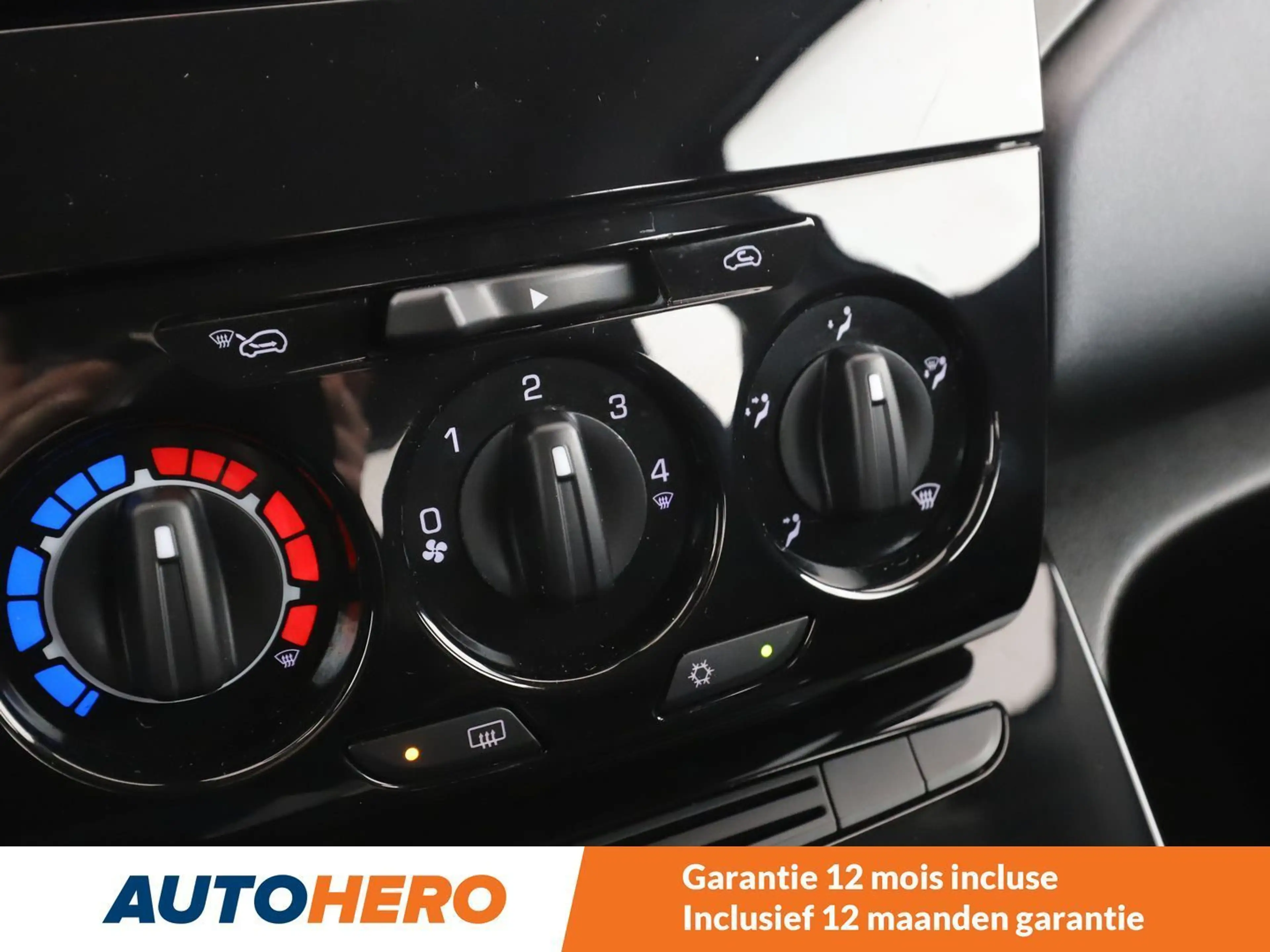 Lancia Ypsilon 1.2 Silver — photo 7
