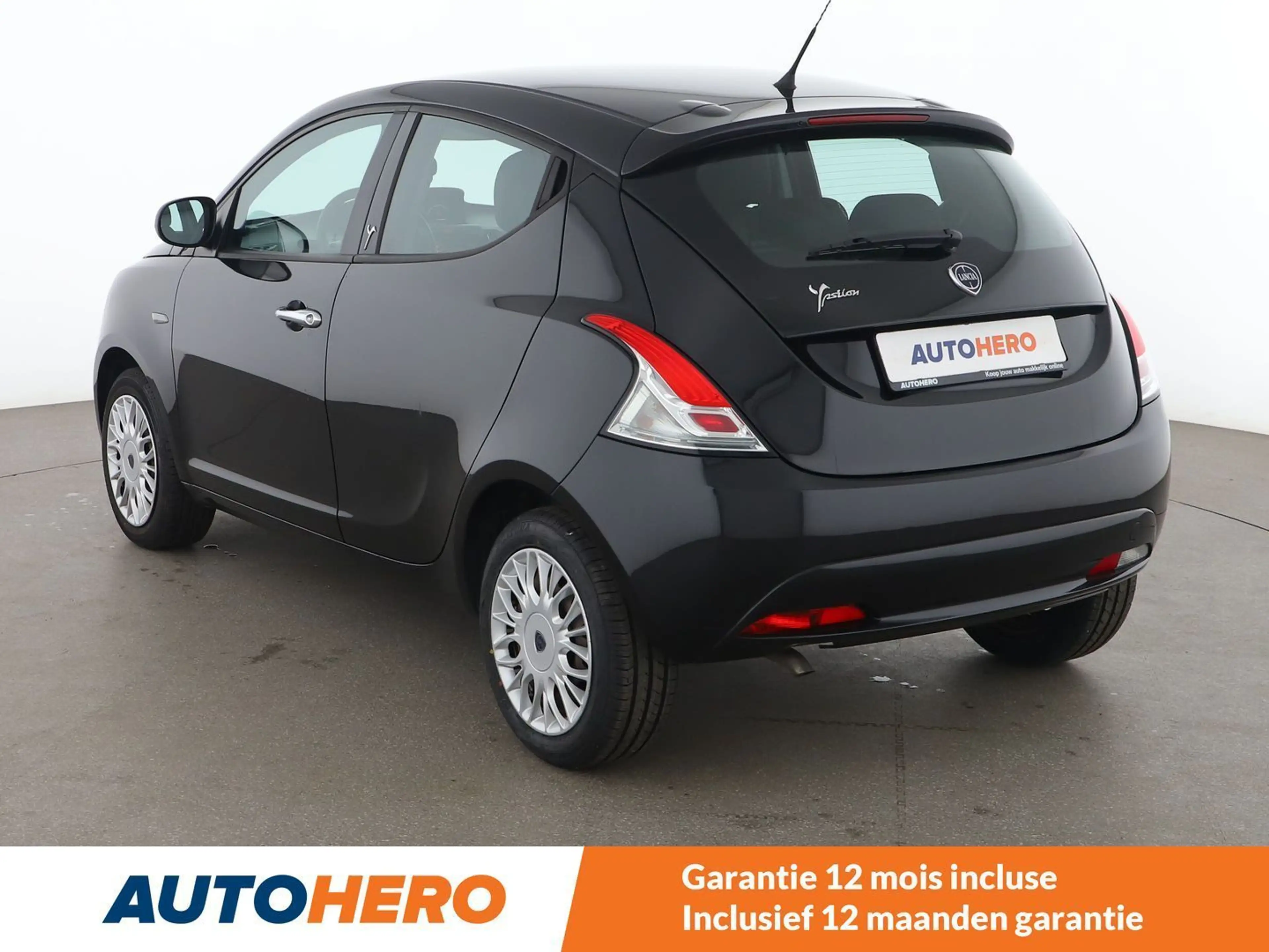 Lancia Ypsilon 1.2 Silver — photo 4