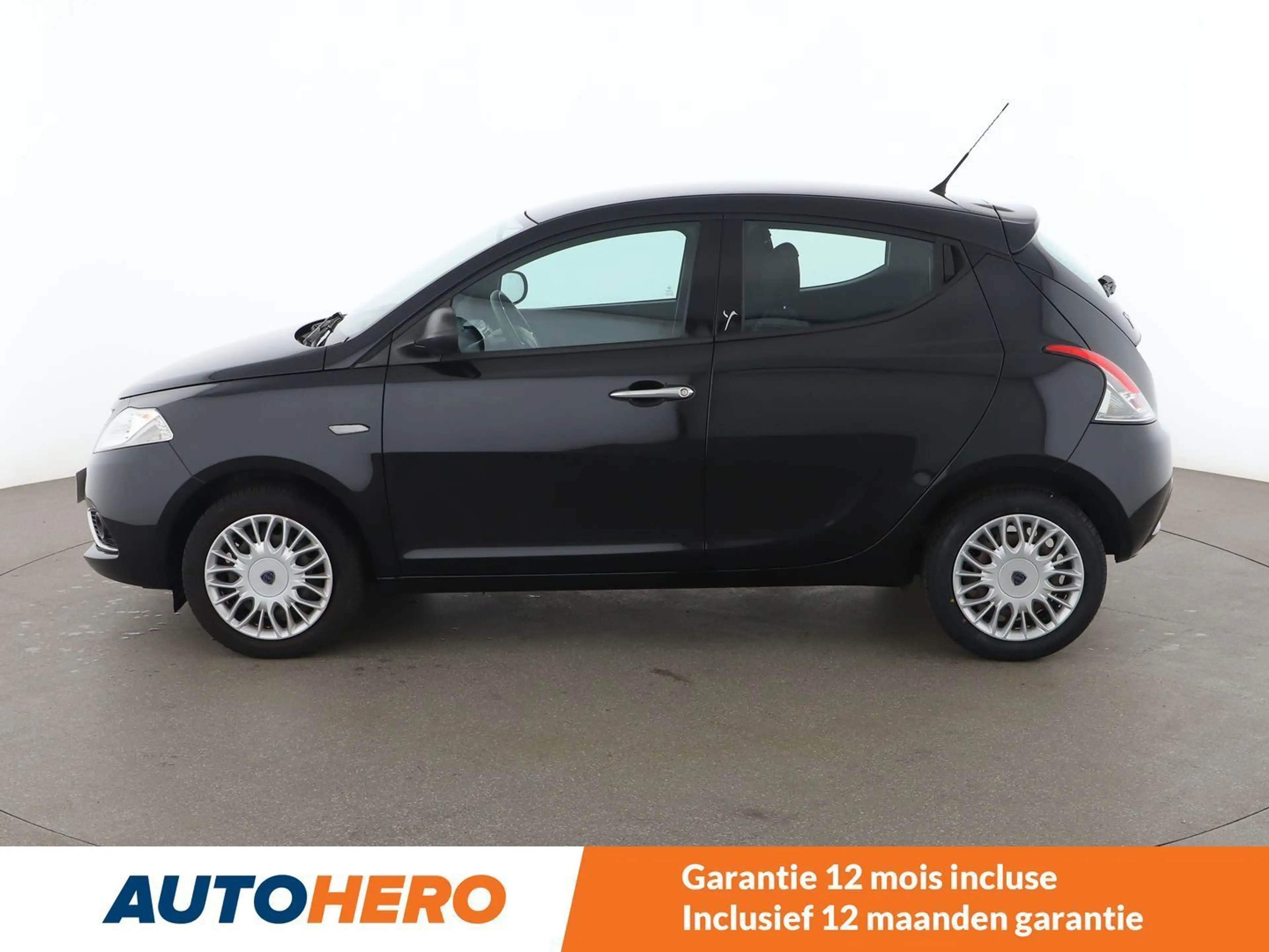 Lancia Ypsilon 1.2 Silver — photo 3