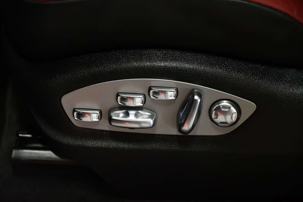 2023 Porsche Macan Premum + / Toit pano / Sieges sport / Carplay / Ve thumb 14