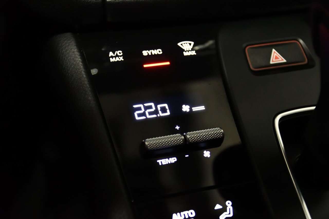 2023 Porsche Macan Premum + / Toit pano / Sieges sport / Carplay / Ve thumb 26
