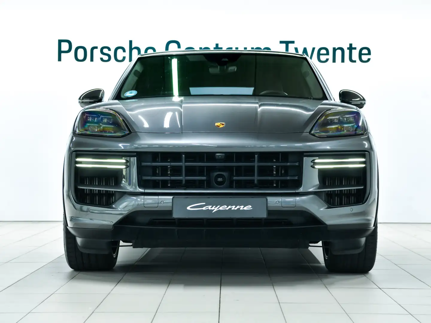 Porsche Cayenne Turbo E-Hybrid Coupé met GT-Pakket Grijs - 2