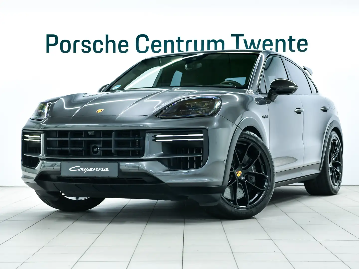Porsche Cayenne Turbo E-Hybrid Coupé met GT-Pakket Grijs - 1