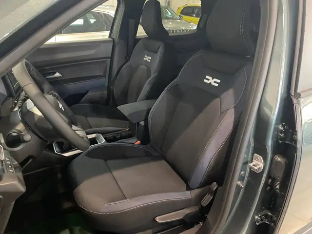 Dacia Duster view 10