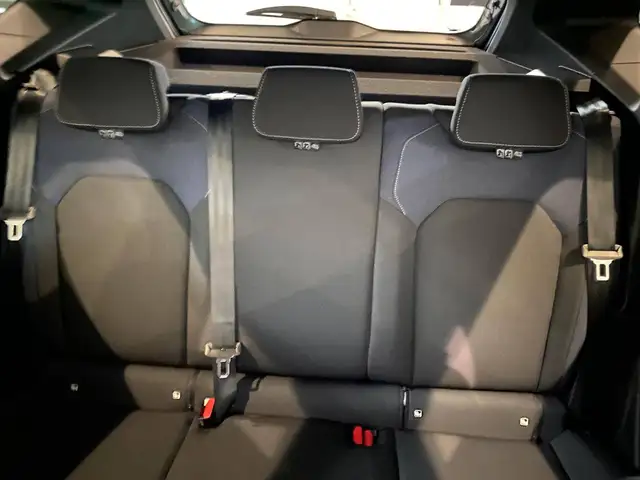 Dacia Duster view 12