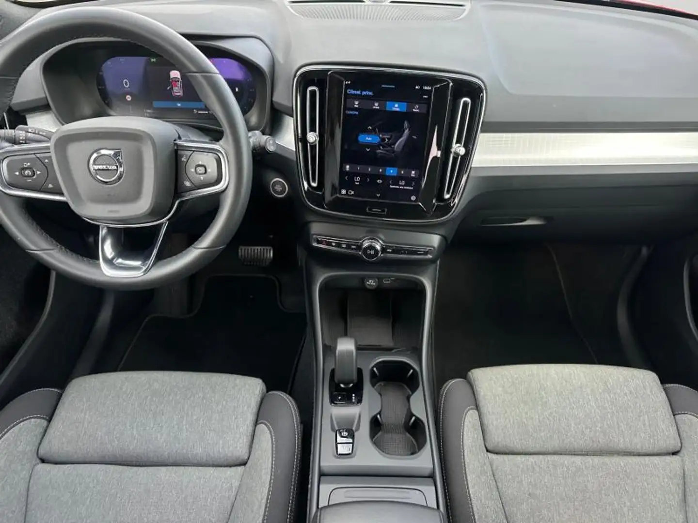 Volvo XC40 B3 Core / Essence Rouge - 2