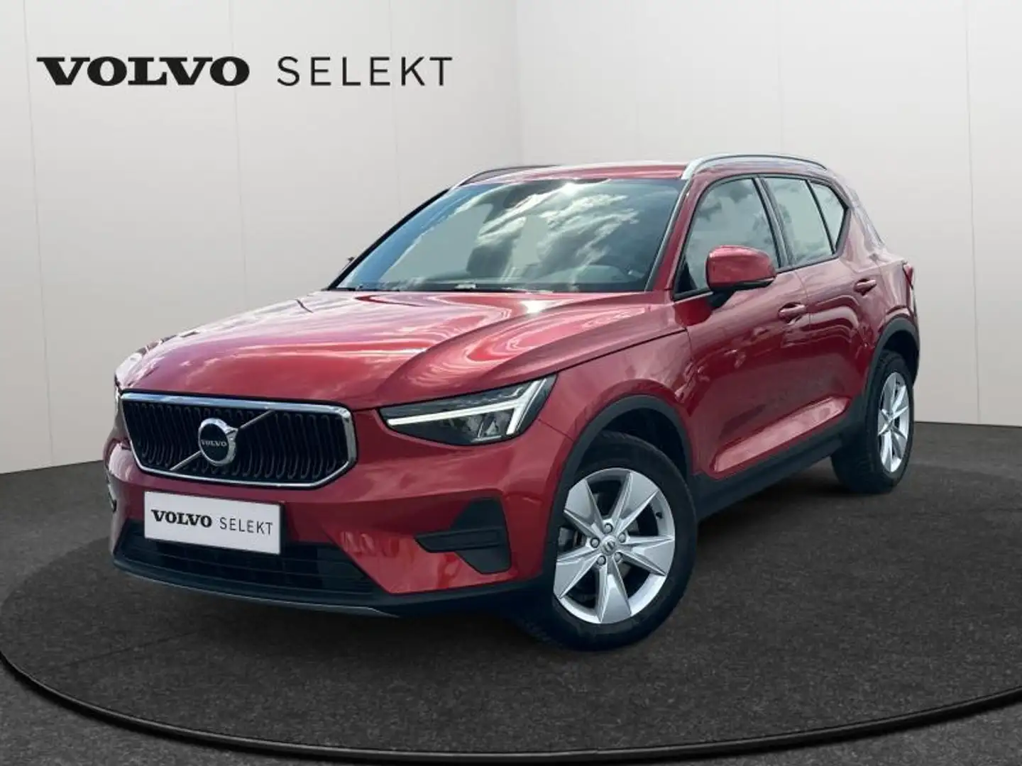 Volvo XC40 B3 Core / Essence Rouge - 1