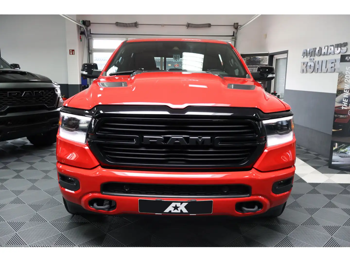 Dodge RAM 1500 Laramie Night,LPG,Luft,Laderaumabd,Pano, Rouge - 2