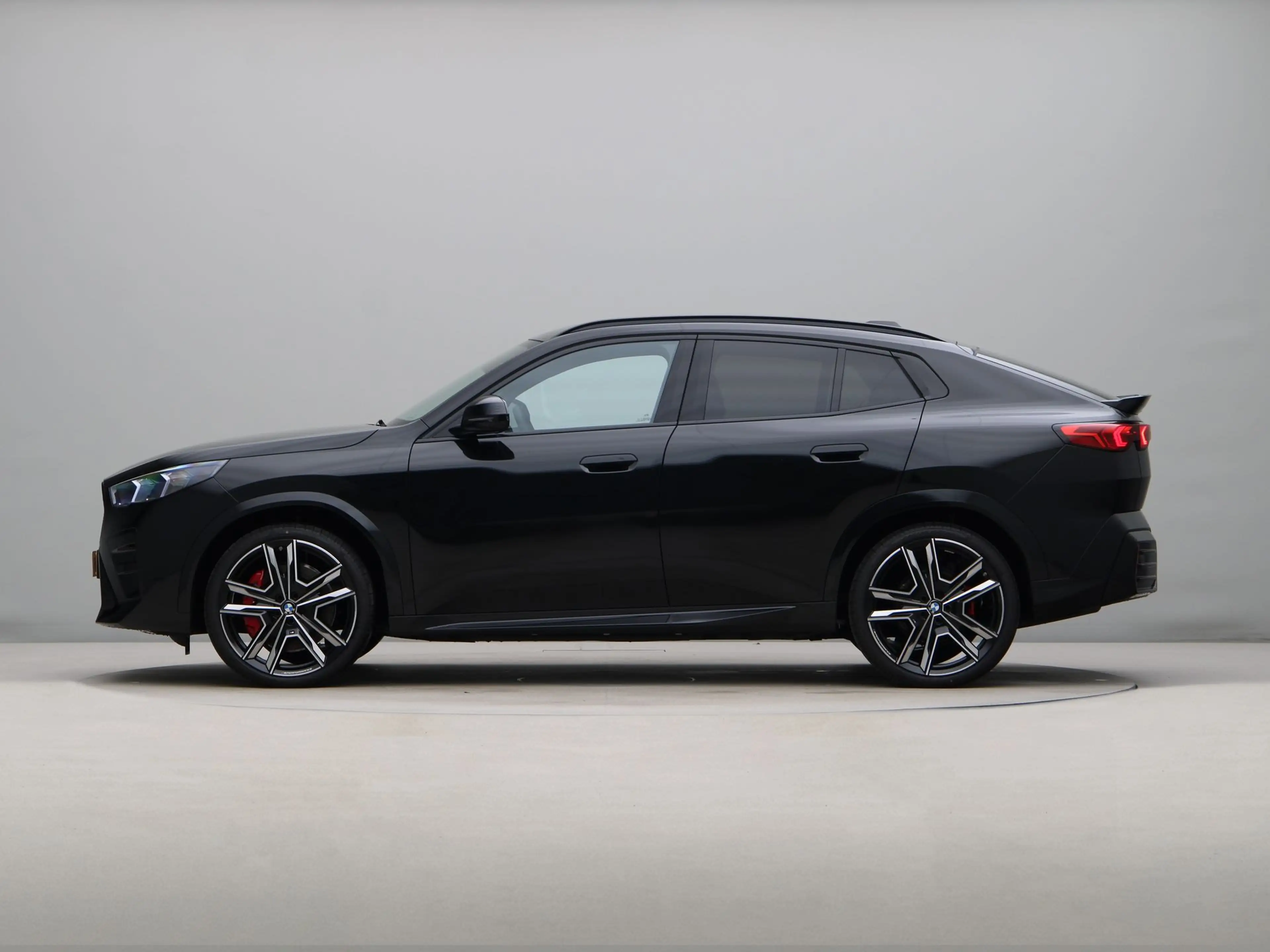 BMW iX2 eDrive20 67 kWh M Sport Edition - 21" M Performanc — photo 12