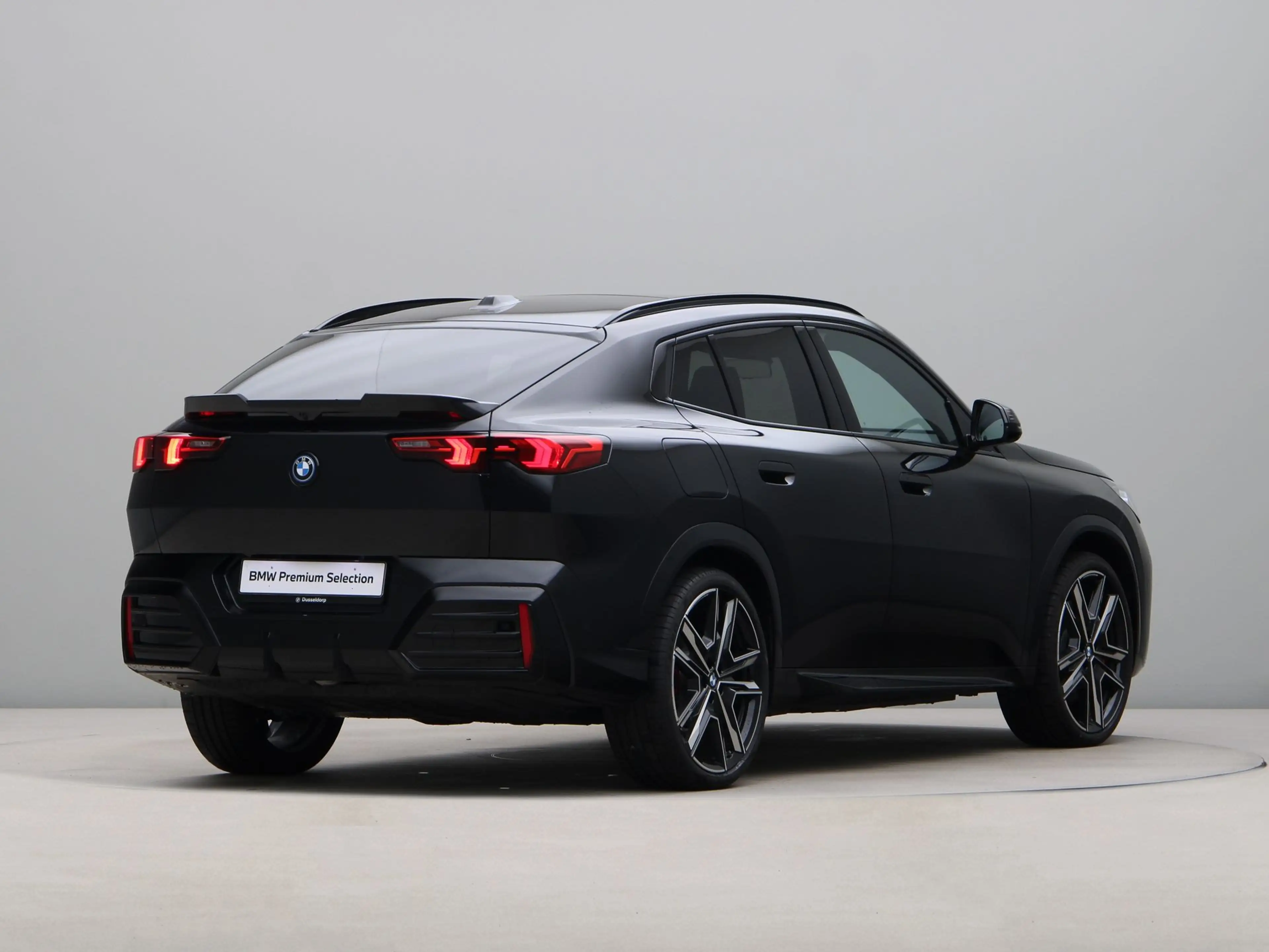 BMW iX2 eDrive20 67 kWh M Sport Edition - 21" M Performanc — photo 9