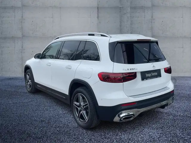 Mercedes-Benz GLB 200 d 4MATIC Österreich-Edition AMG Line Ansicht 4