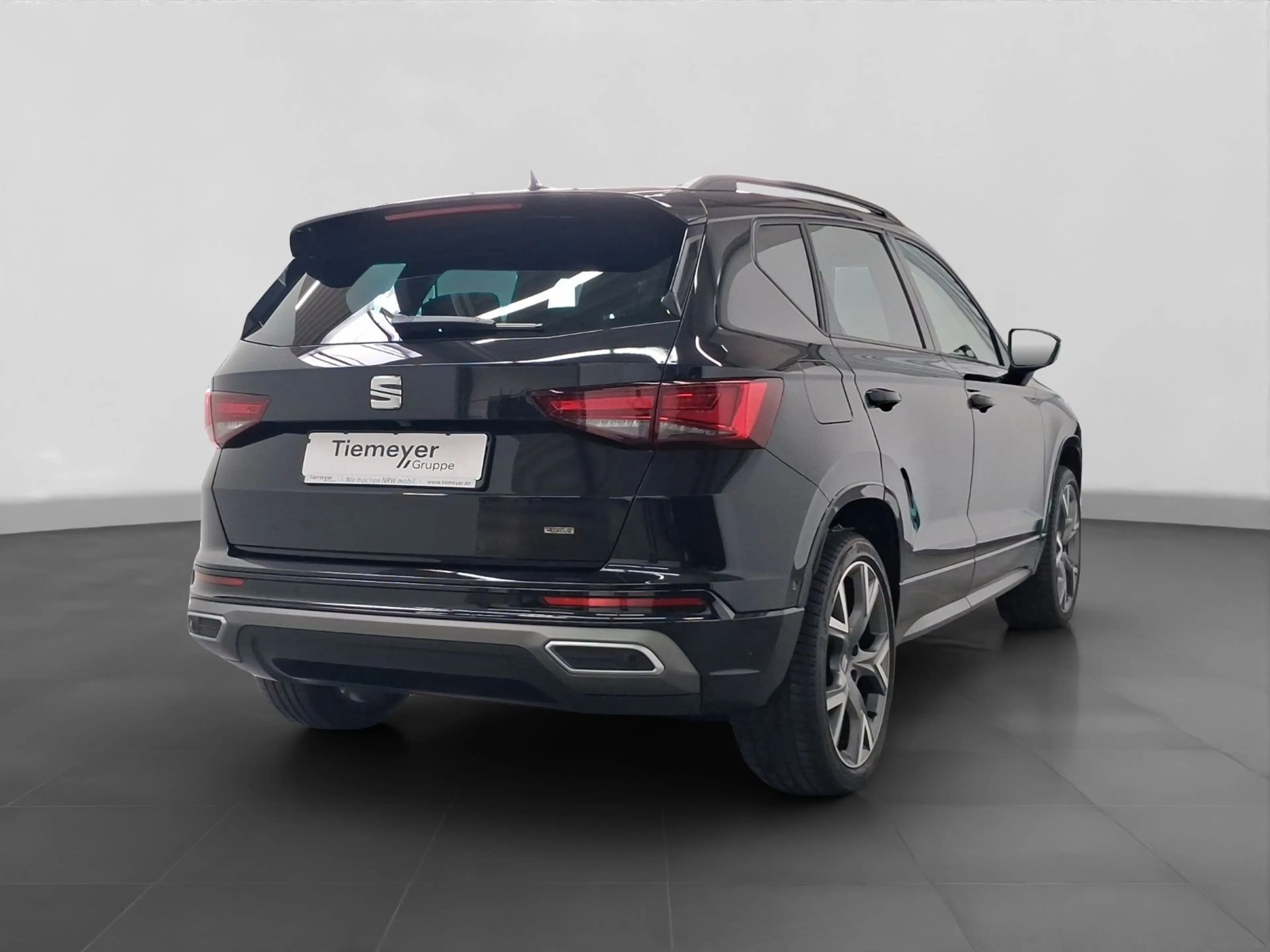 SEAT Ateca 2.0 TSI DSG 4D FR AHK LM19 DINAMICA — photo 3