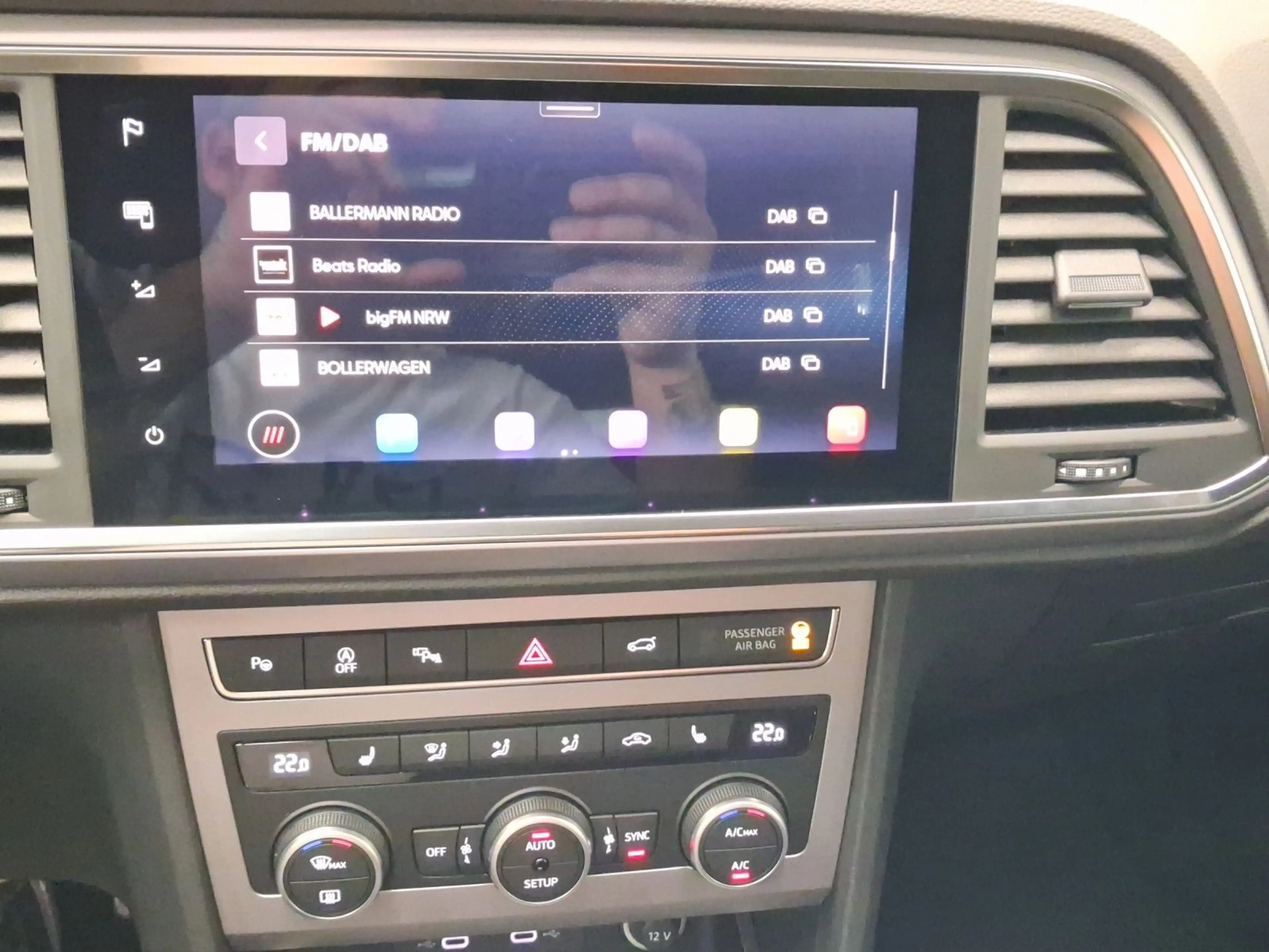 SEAT Ateca 2.0 TSI DSG 4D FR AHK LM19 DINAMICA — photo 13
