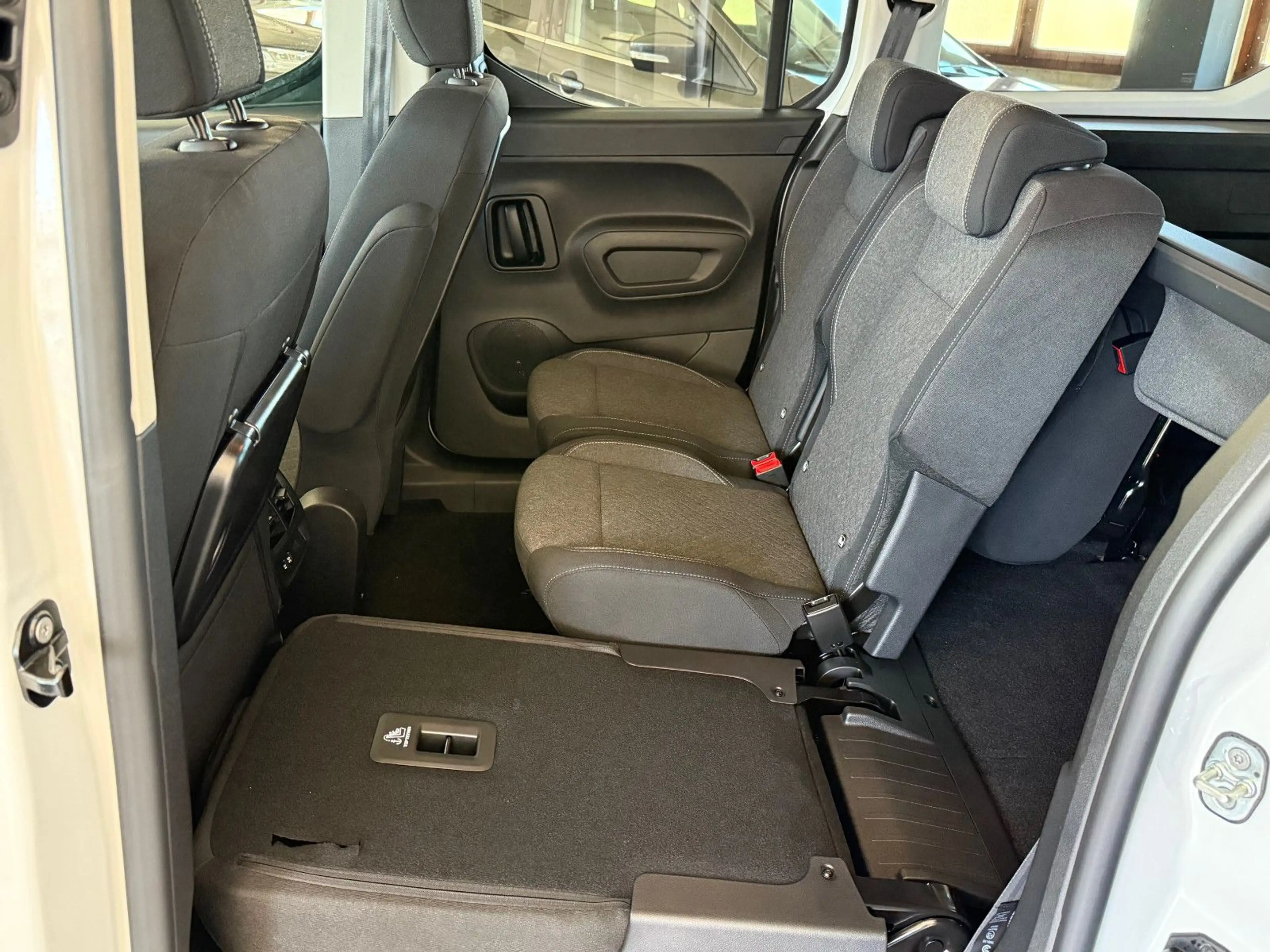 Opel Combo Life Elegance-L2H1-7Sitze,LED,SHZ,RFK,M1 — photo 8