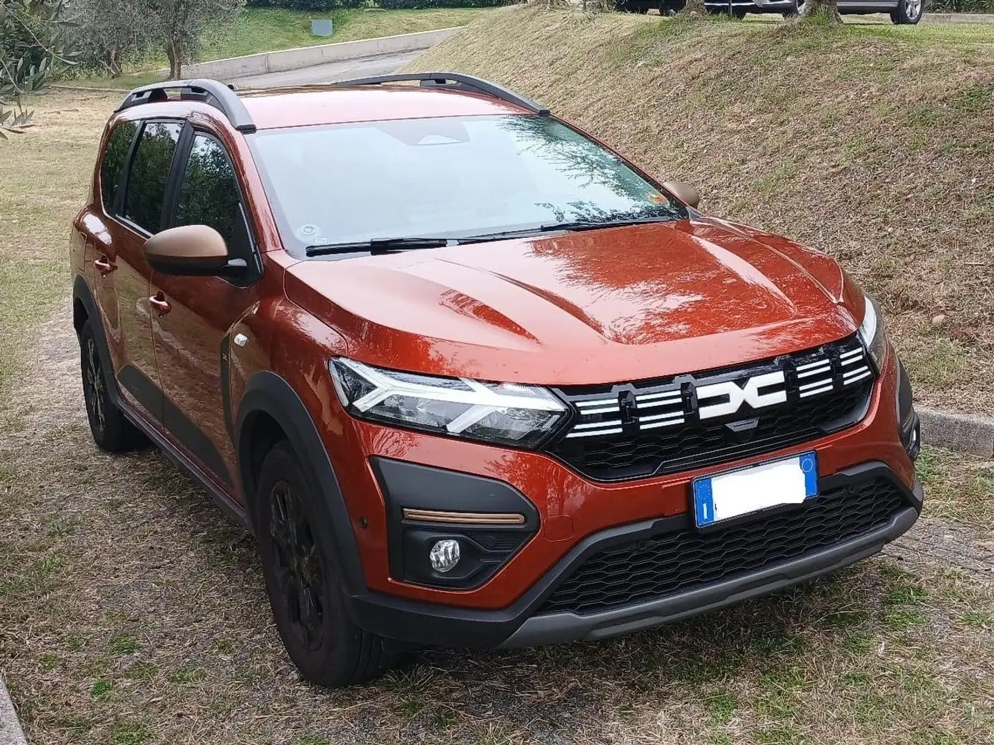 Dacia Jogger Extreme Up 100 CV GPL 7 posti Arancione - 2