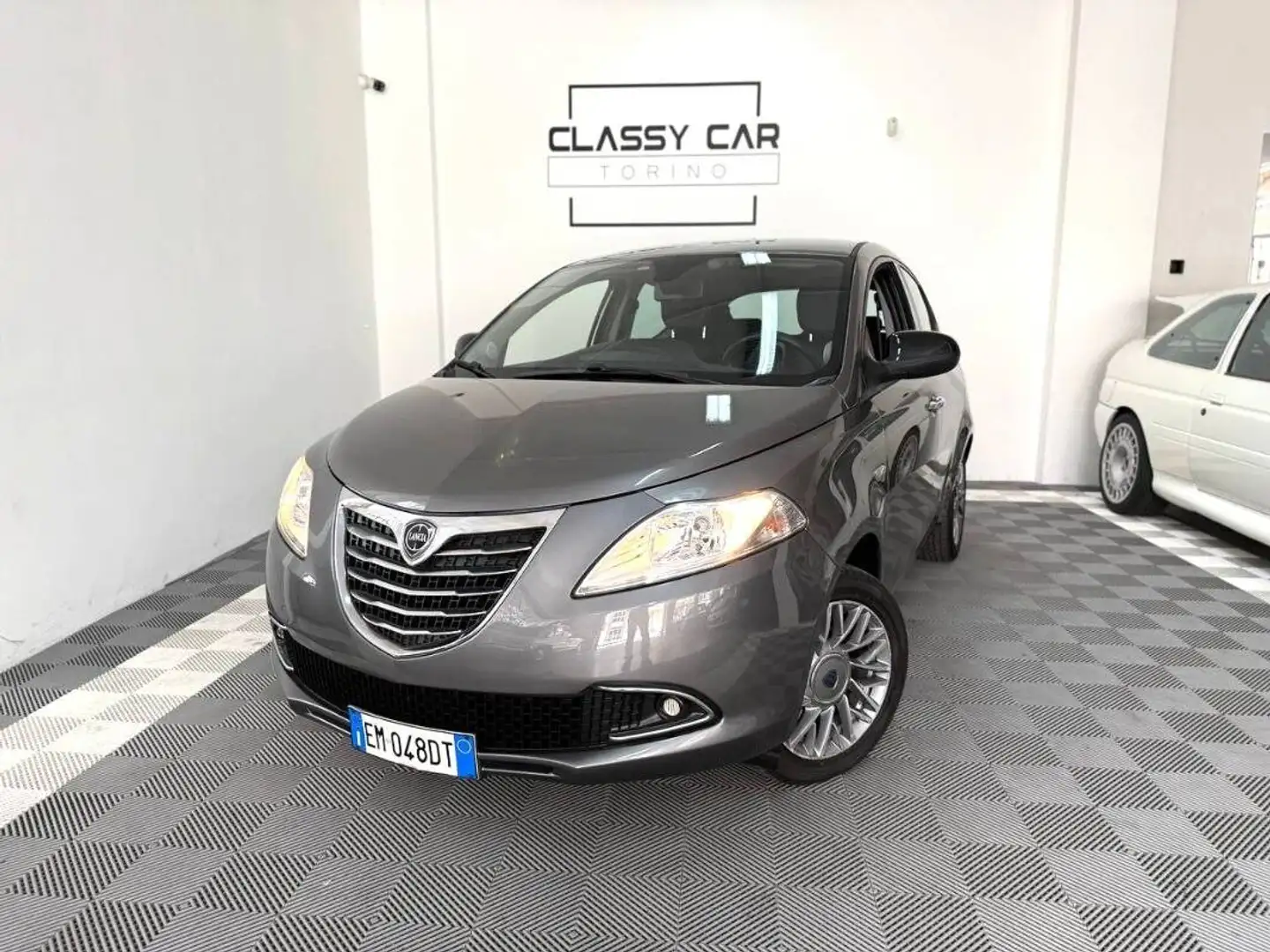 Lancia Ypsilon 1.2 8v 69cv Gold Grey - 2