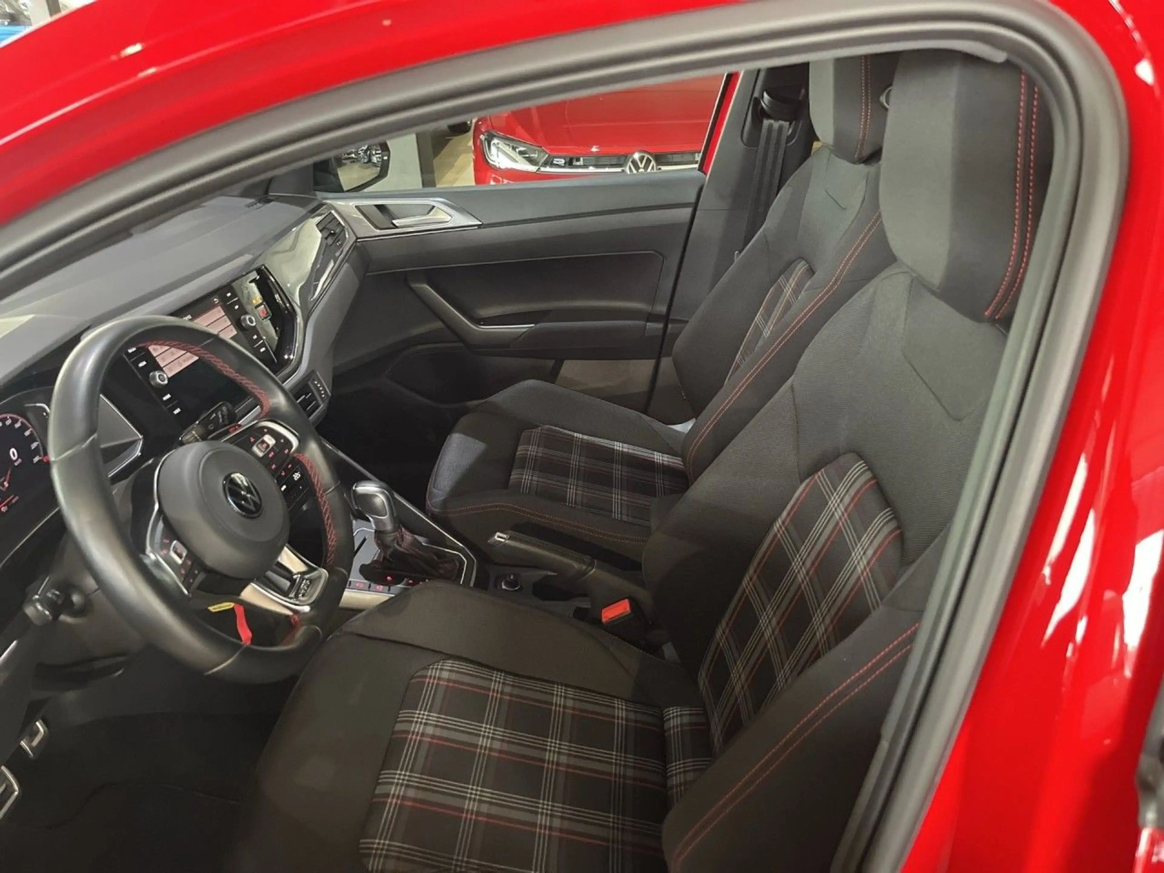 Volkswagen Polo GTI 2.0 TSI DSG NAV ACC RFK LED Klima Navi — photo 13