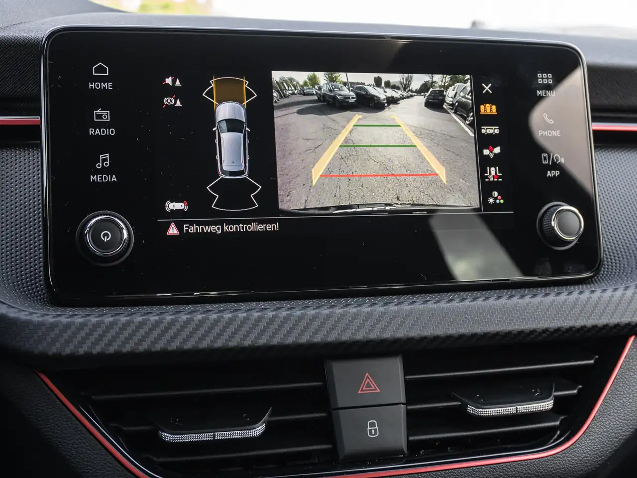 Skoda Kamiq 1.5 TSI DSG Monte Carlo AHK PANO LED PDC 14