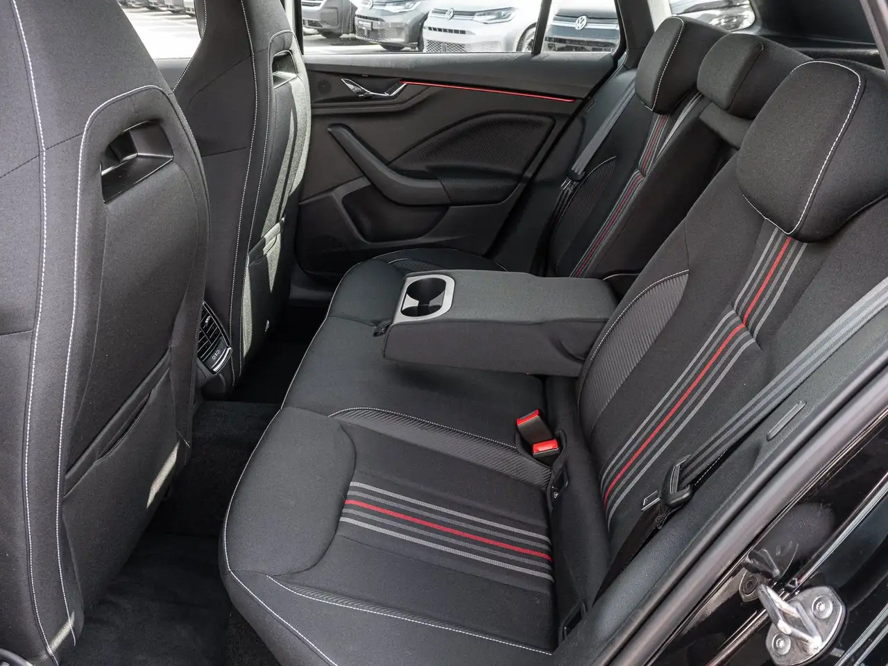 Skoda Kamiq 1.5 TSI DSG Monte Carlo AHK PANO LED PDC 17