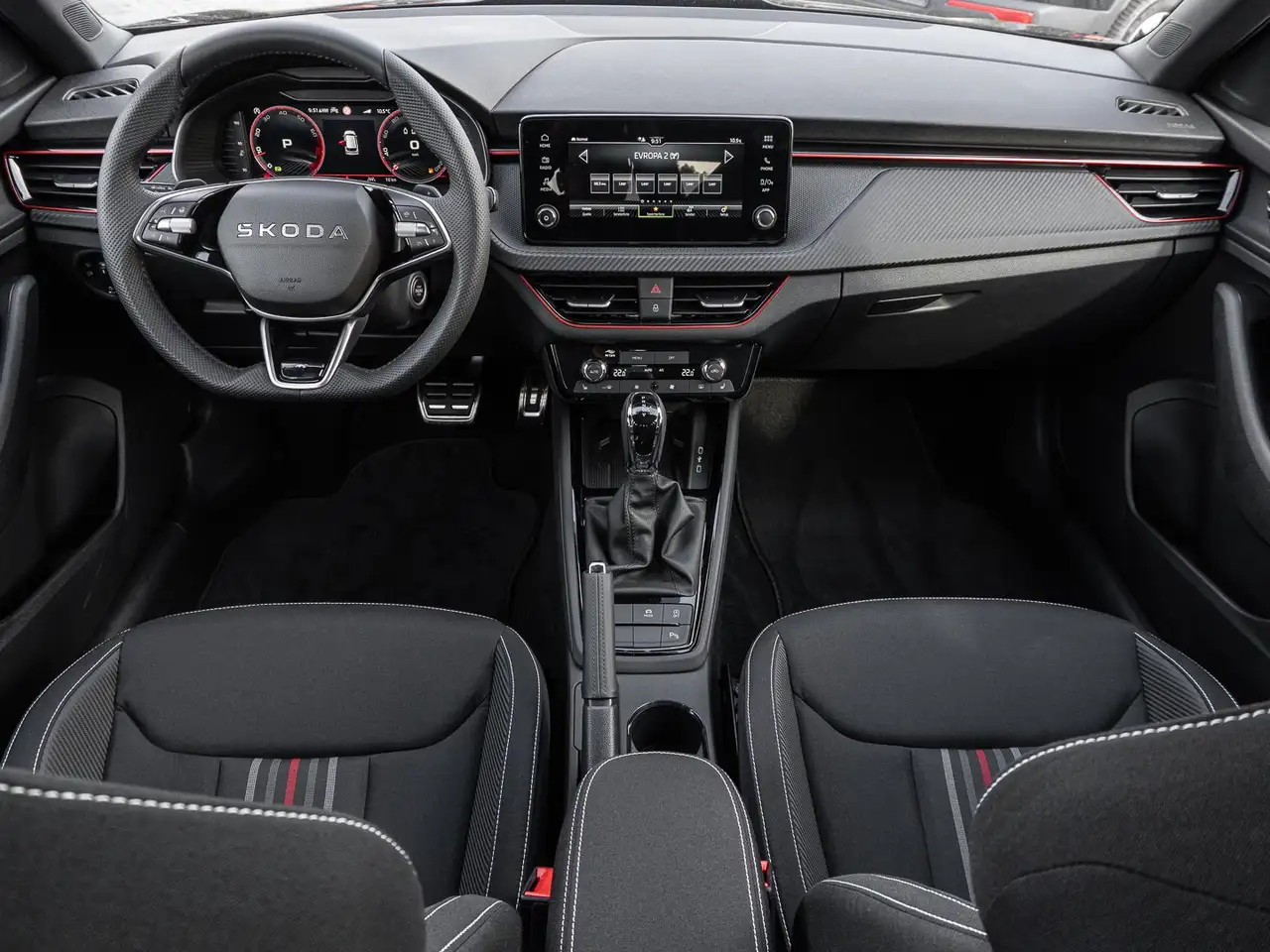 Skoda Kamiq 1.5 TSI DSG Monte Carlo AHK PANO LED PDC 11