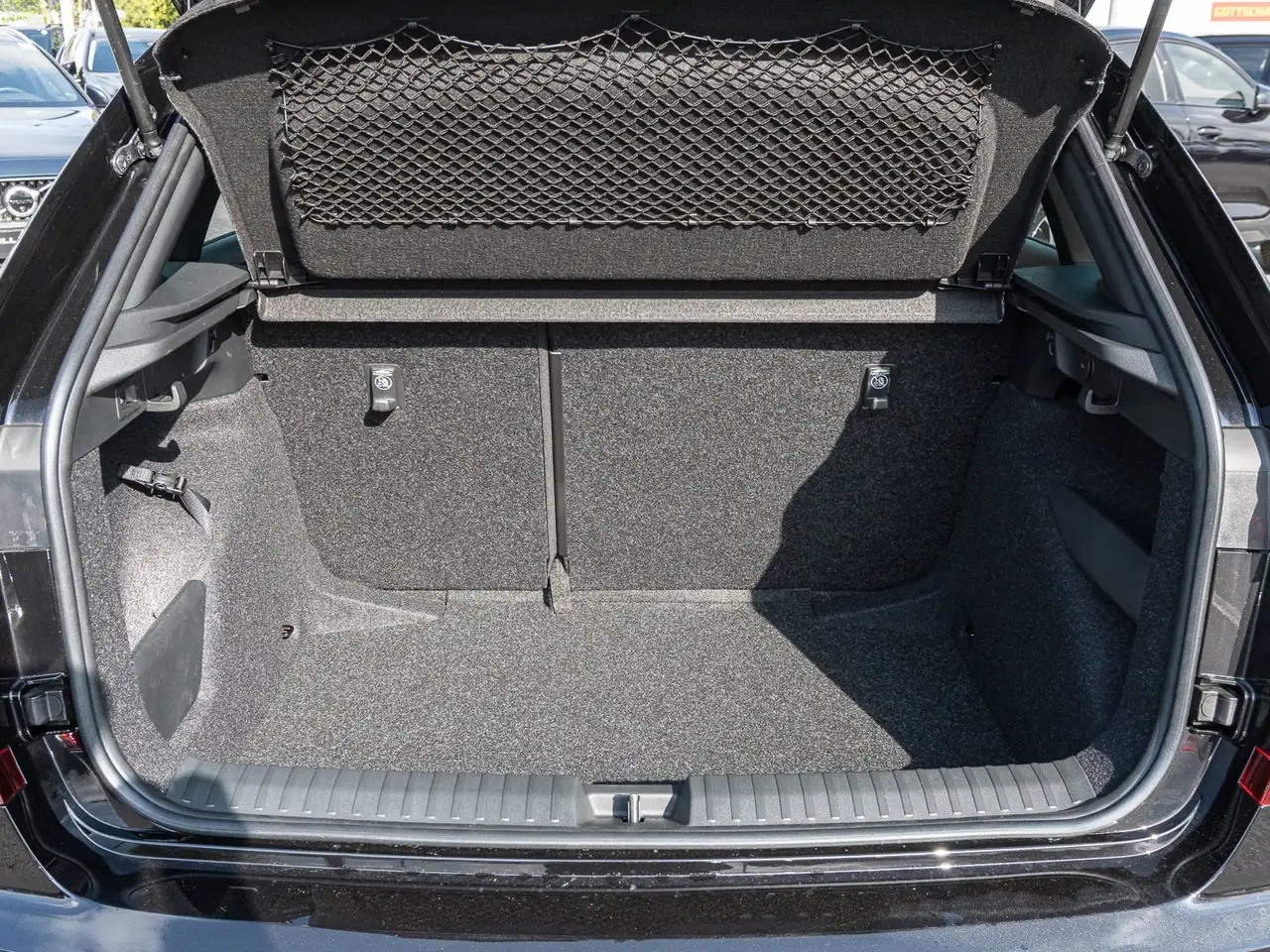 Skoda Kamiq 1.5 TSI DSG Monte Carlo AHK PANO LED PDC 18