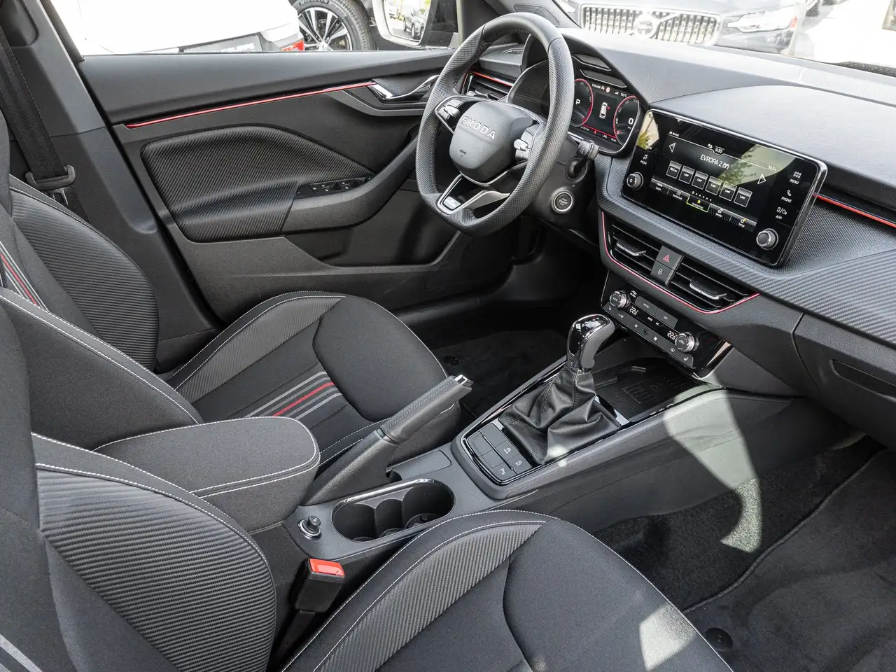 Skoda Kamiq 1.5 TSI DSG Monte Carlo AHK PANO LED PDC 9