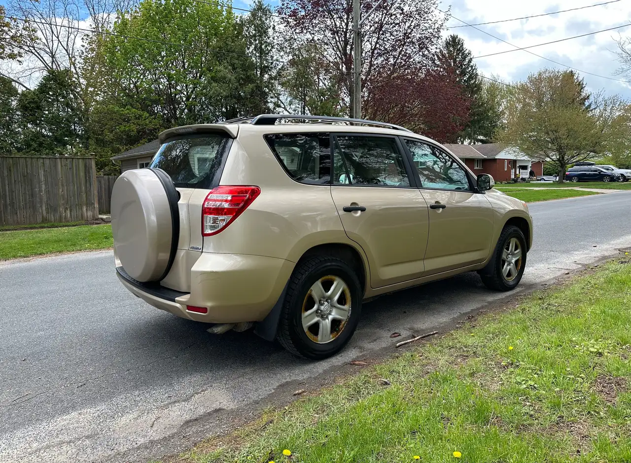Toyota RAV 4 снимка Toyota RAV 4