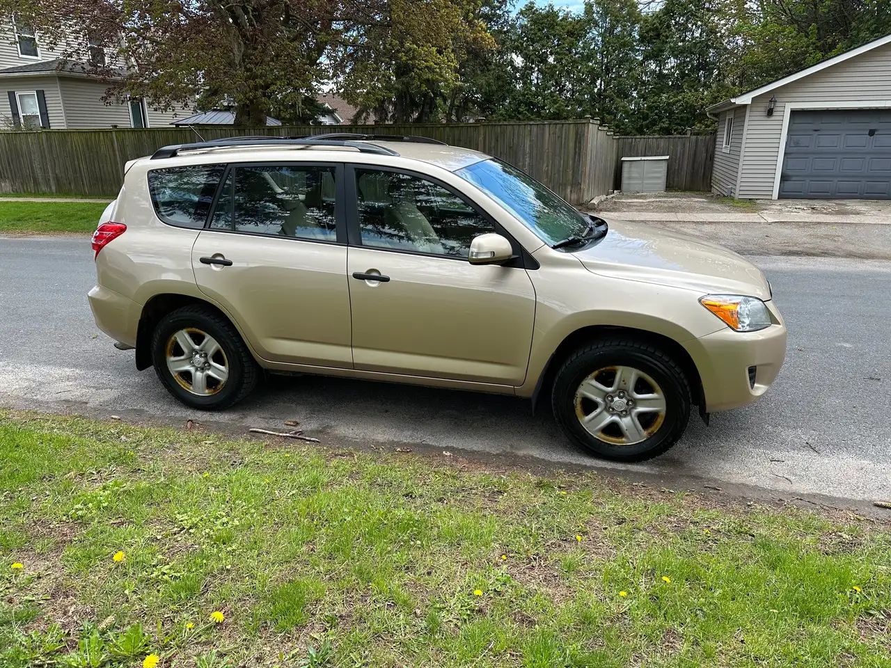Toyota RAV 4 снимка Toyota RAV 4