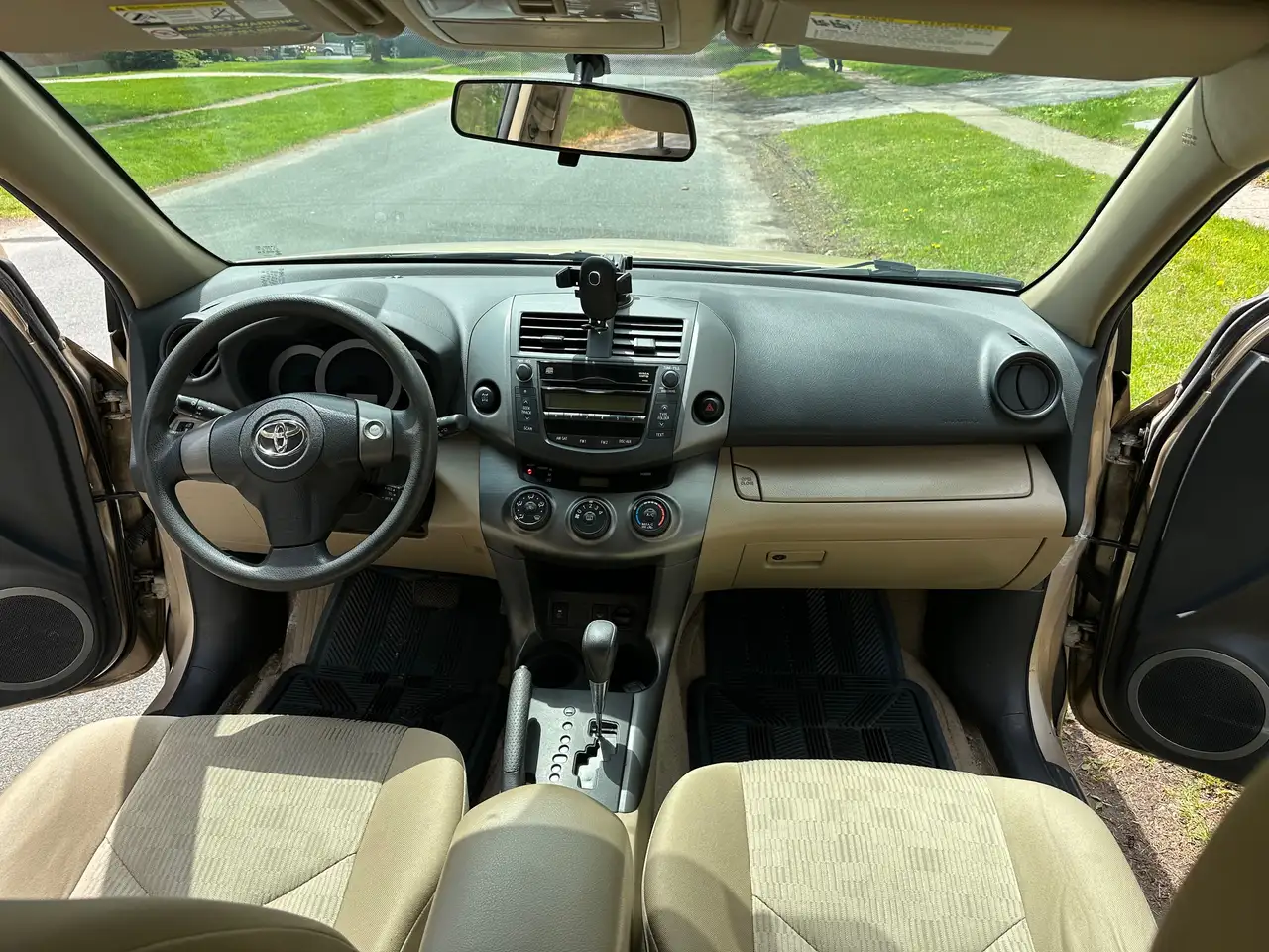 Toyota RAV 4 снимка Toyota RAV 4