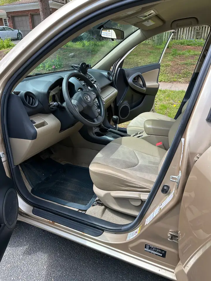 Toyota RAV 4 снимка Toyota RAV 4