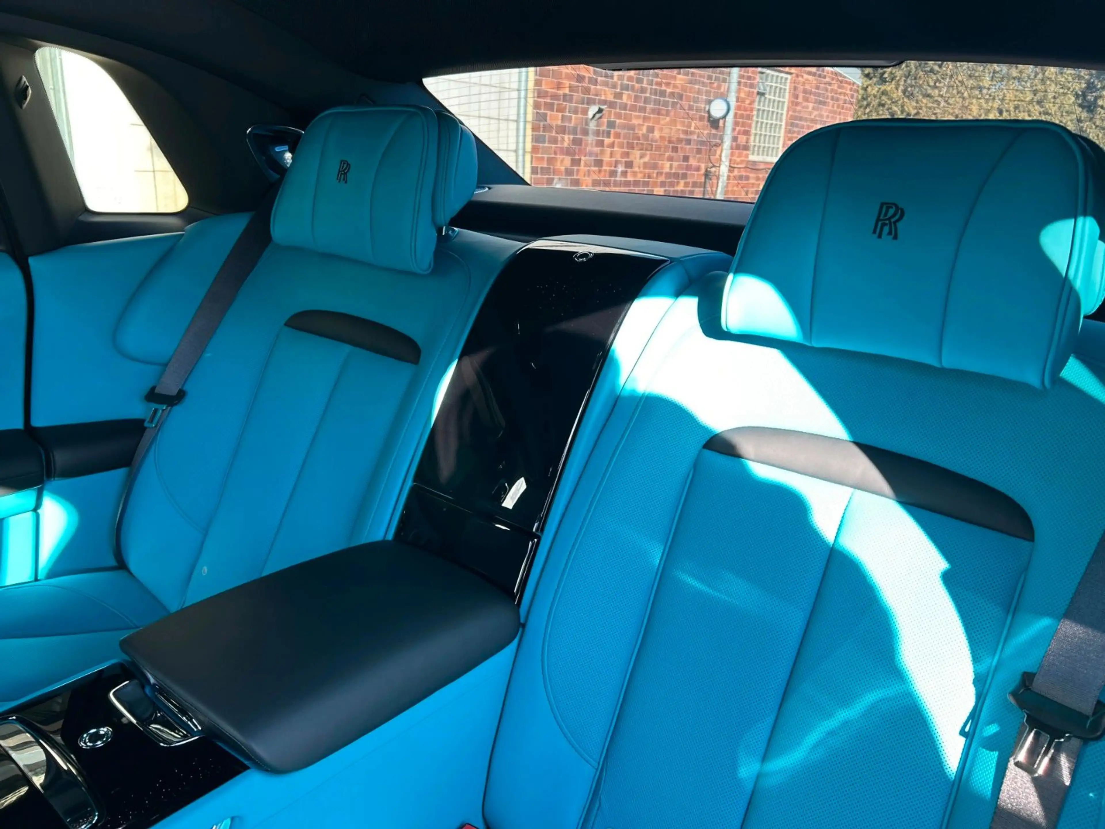Rolls-Royce Ghost — photo 14
