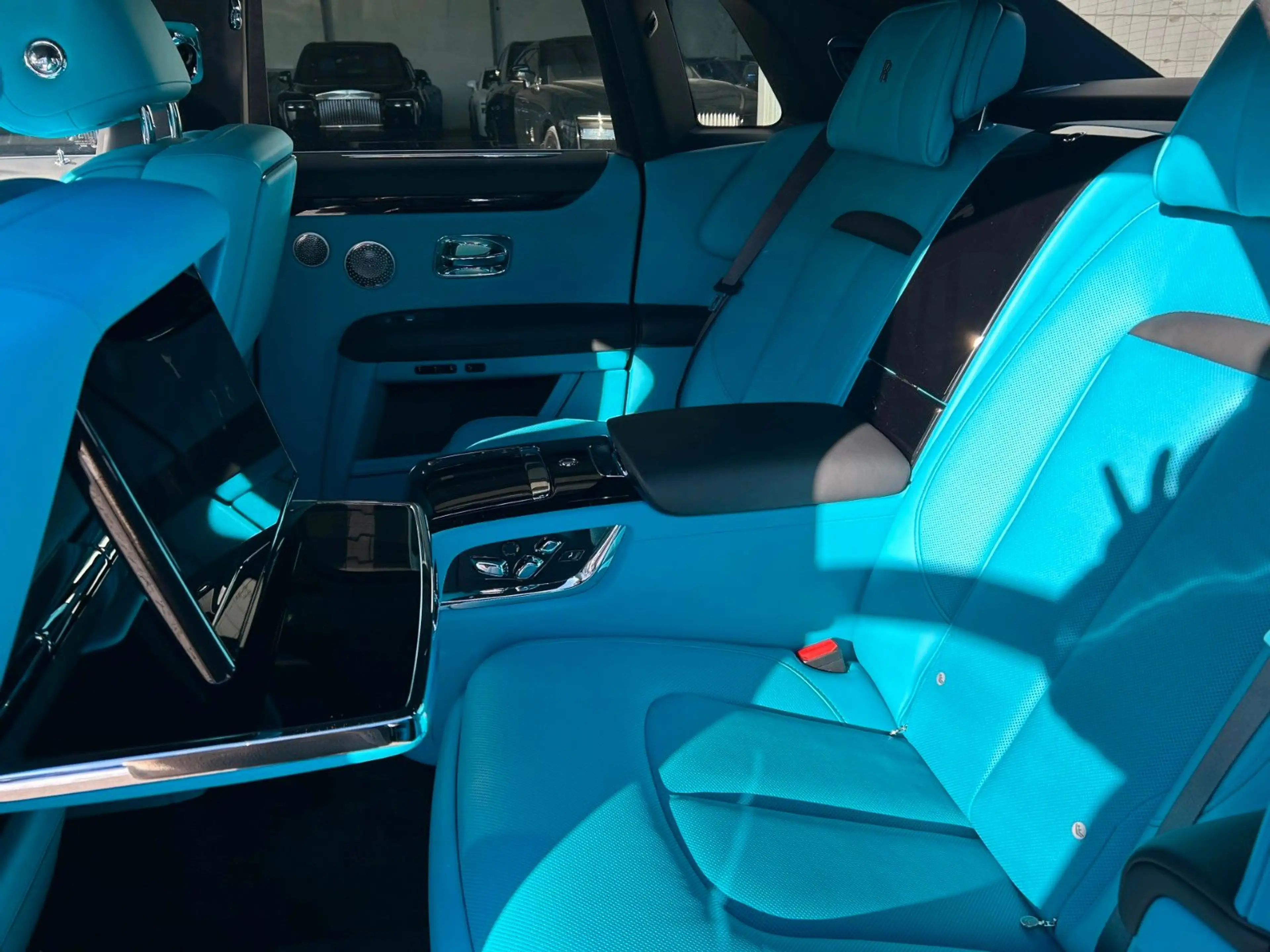 Rolls-Royce Ghost — photo 13