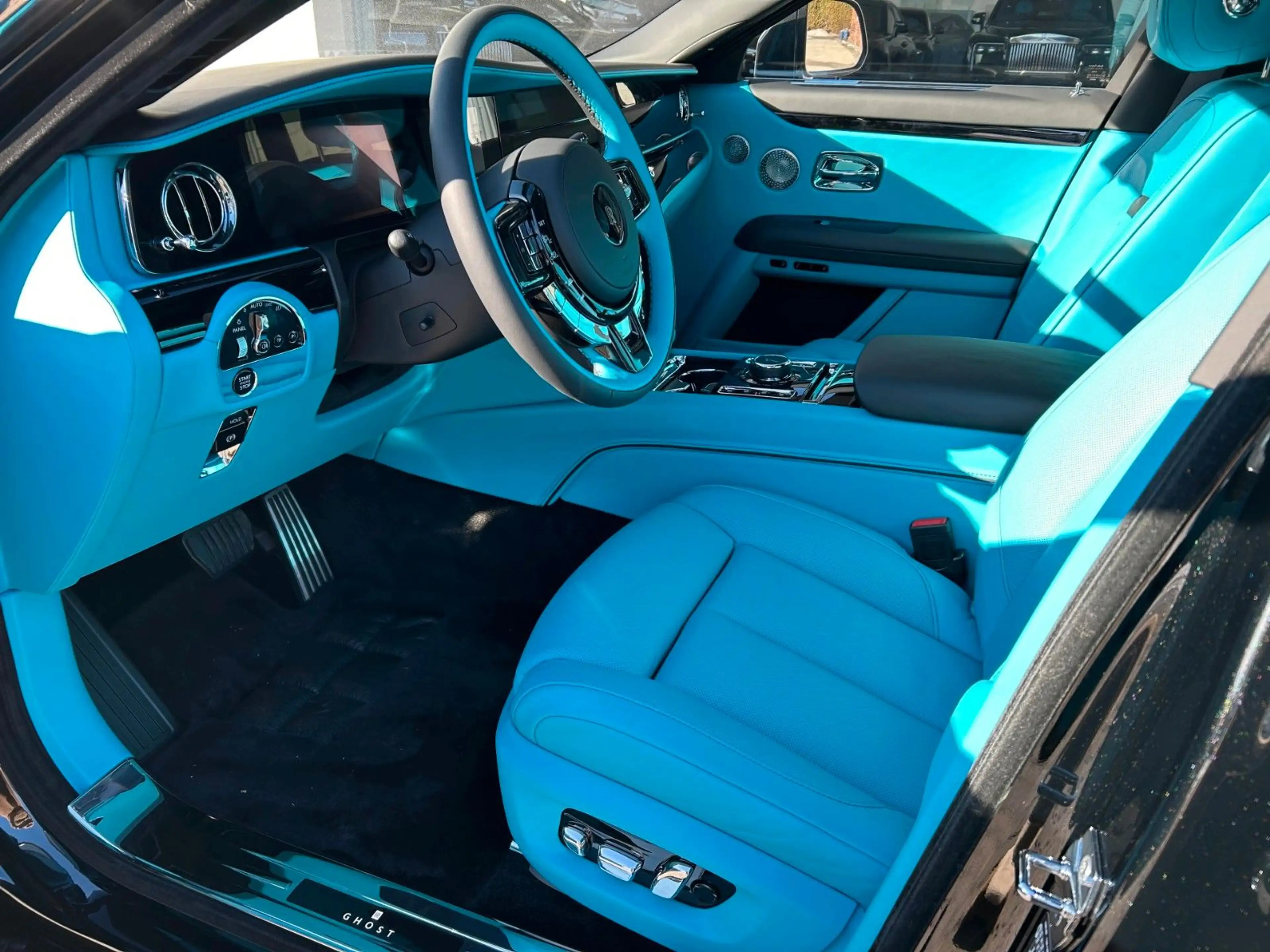 Rolls-Royce Ghost — photo 11