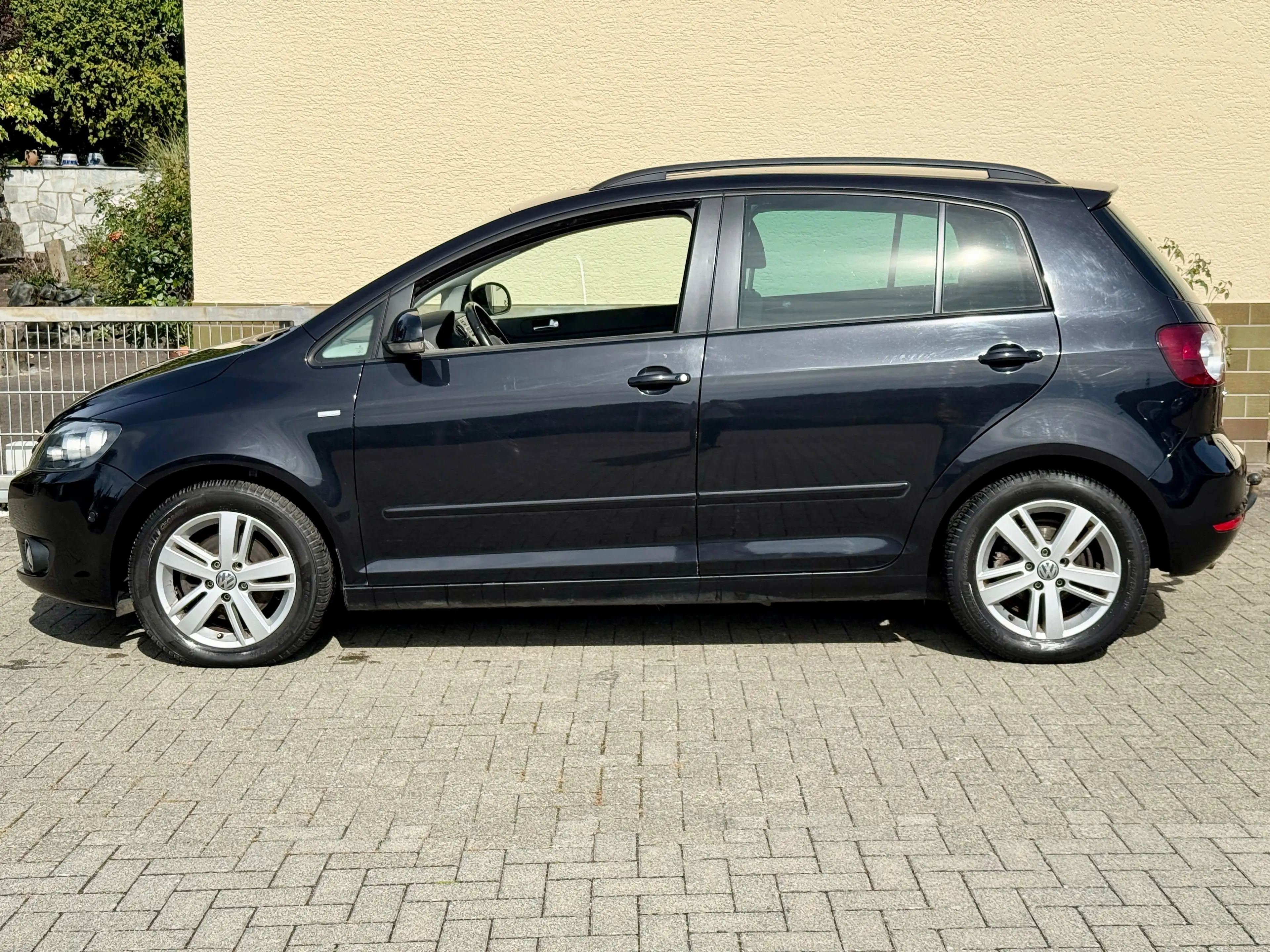 Volkswagen Golf Plus Match 1.4 Benzin*Automatik*Nur 94TKm !!*AHK*SHZ*PDC* — photo 3