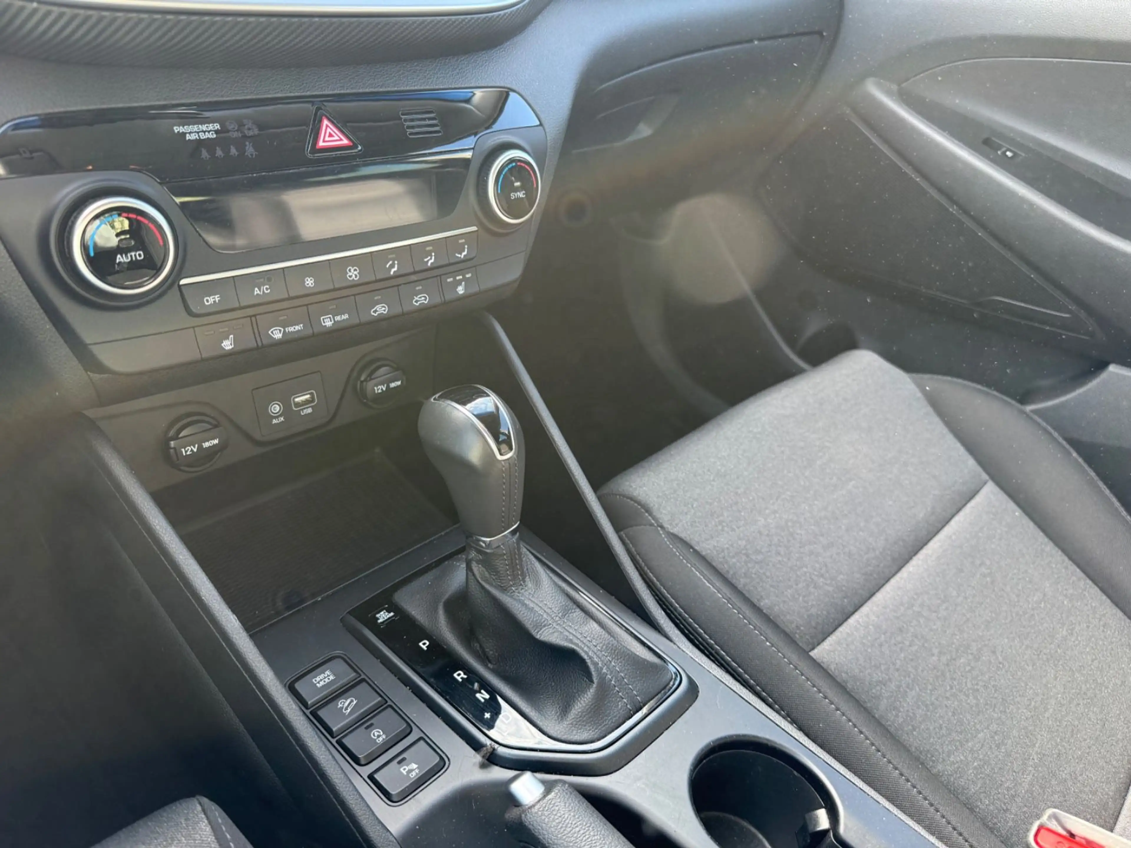Hyundai TUCSON Trend 2WD   1 Hand+AUTOMATIK+USB+BC+MFL+S — photo 9