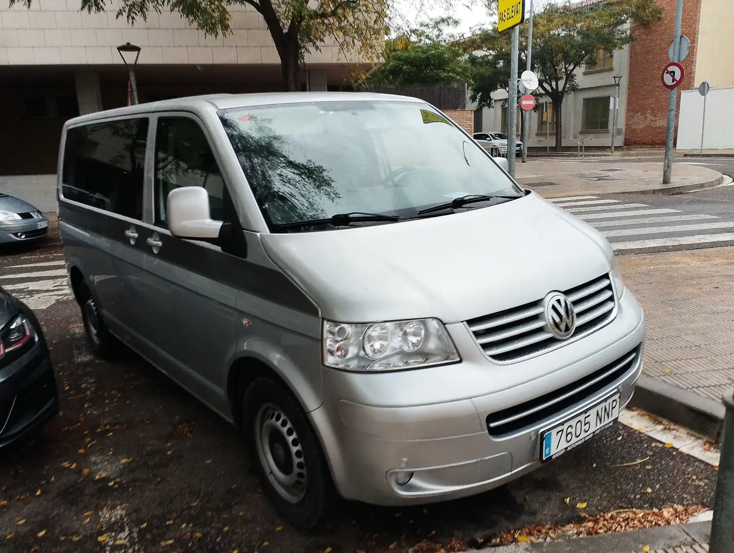 Volkswagen T5 Multivan 1.9TDI Startline Plateado - 2