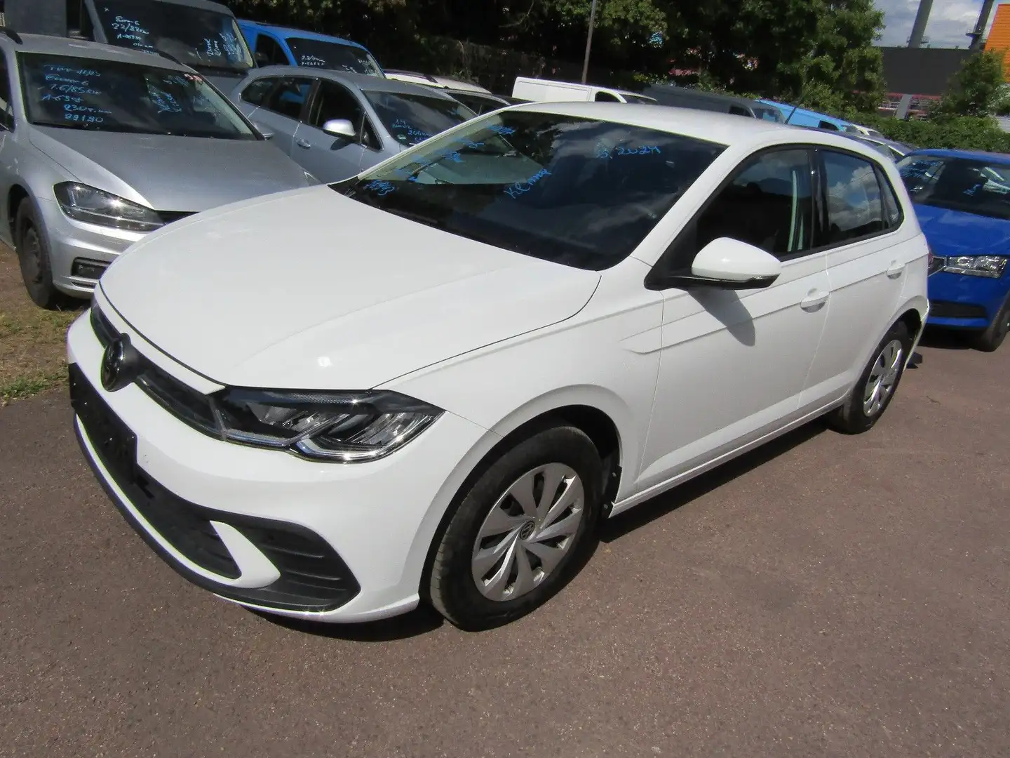 Volkswagen Polo VI Life TÜV 06/27 Bianco - 1