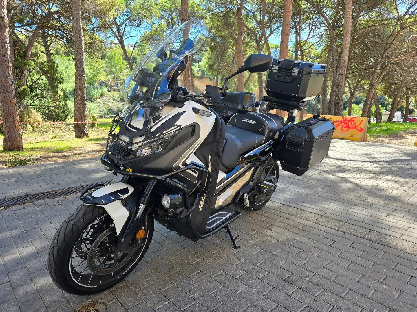 Honda X-ADV 750 Blanco - 1