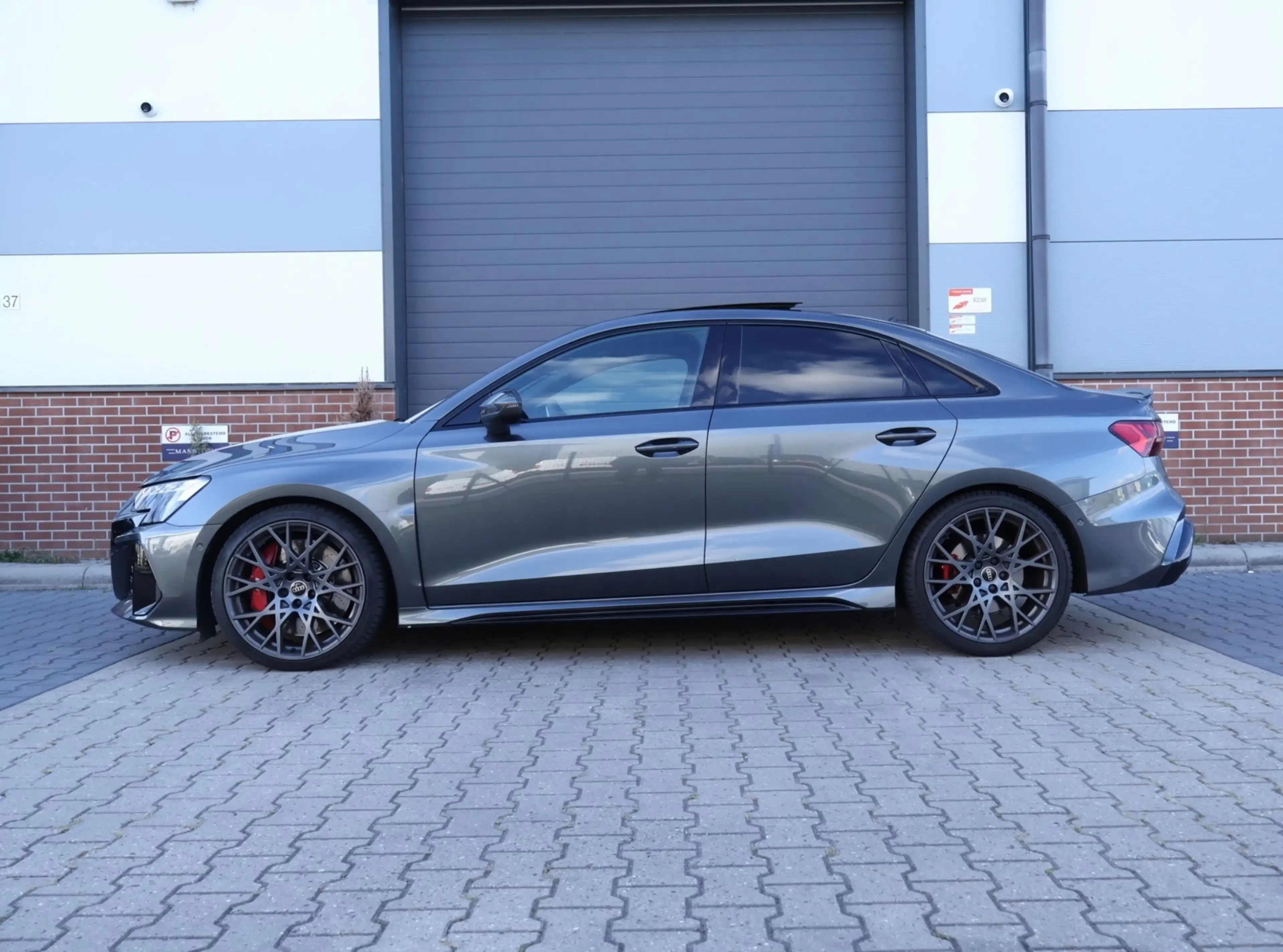Audi RS3 A3 Limousine 2.5 TFSI quattro — photo 8